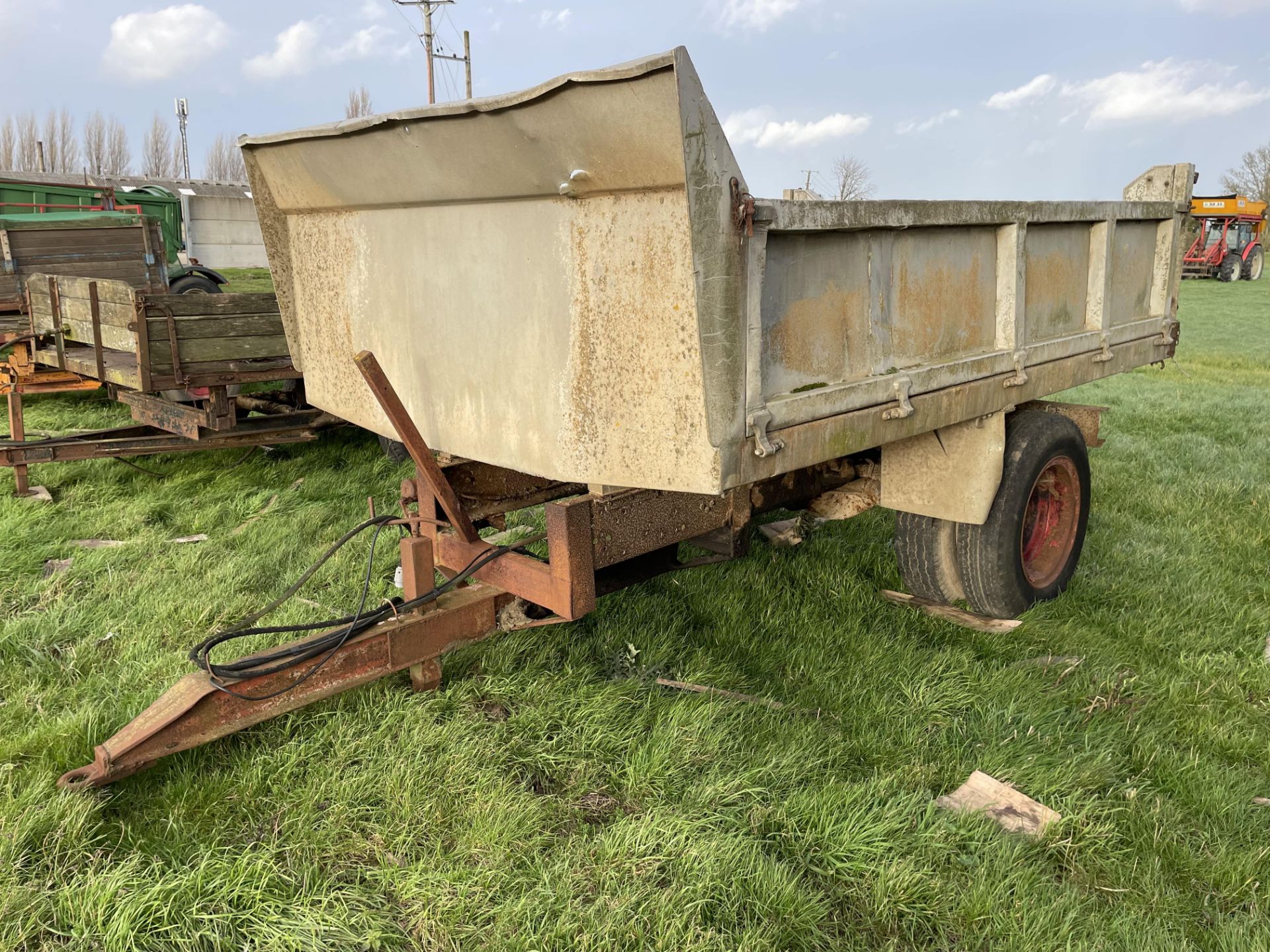 Drop sided aluminium body soil trailer