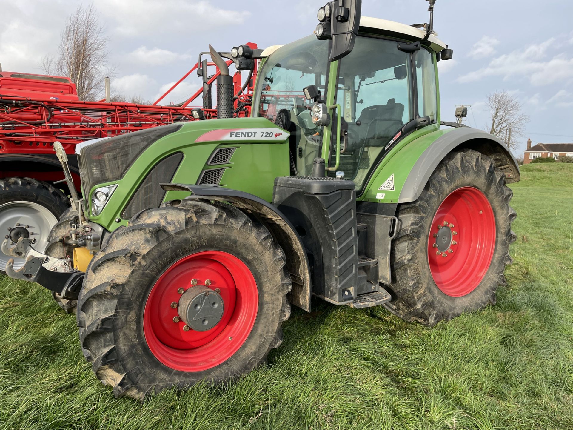 (18) Fendt 720 Vario S4 Profiplus 4wd tractor • Front linkage & PTO • Hydraulic return flow - Image 5 of 10