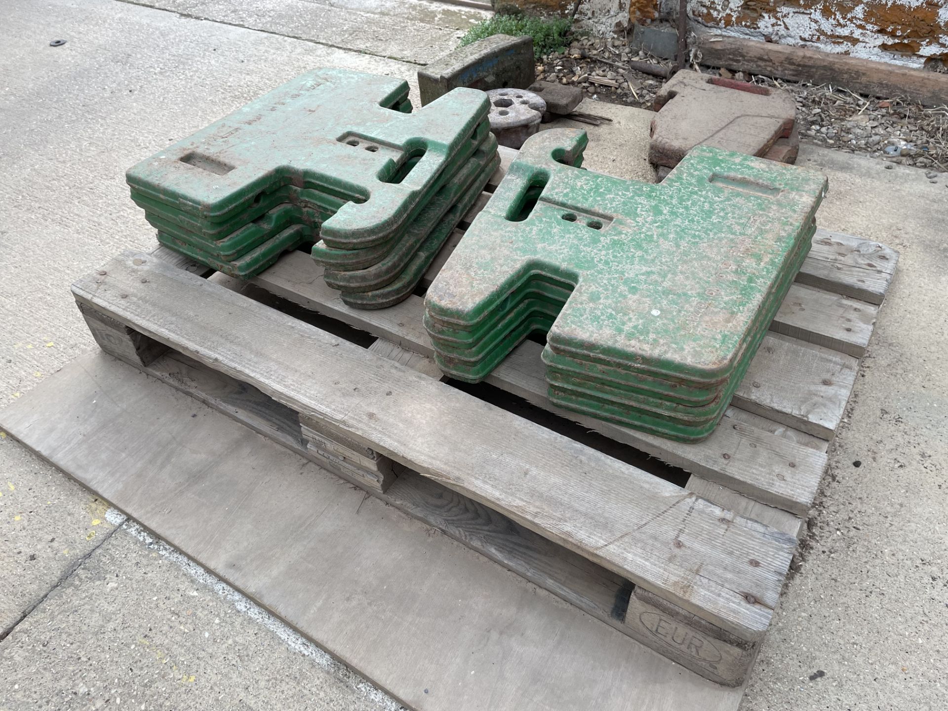 8 x John Deere wafer leaf weights