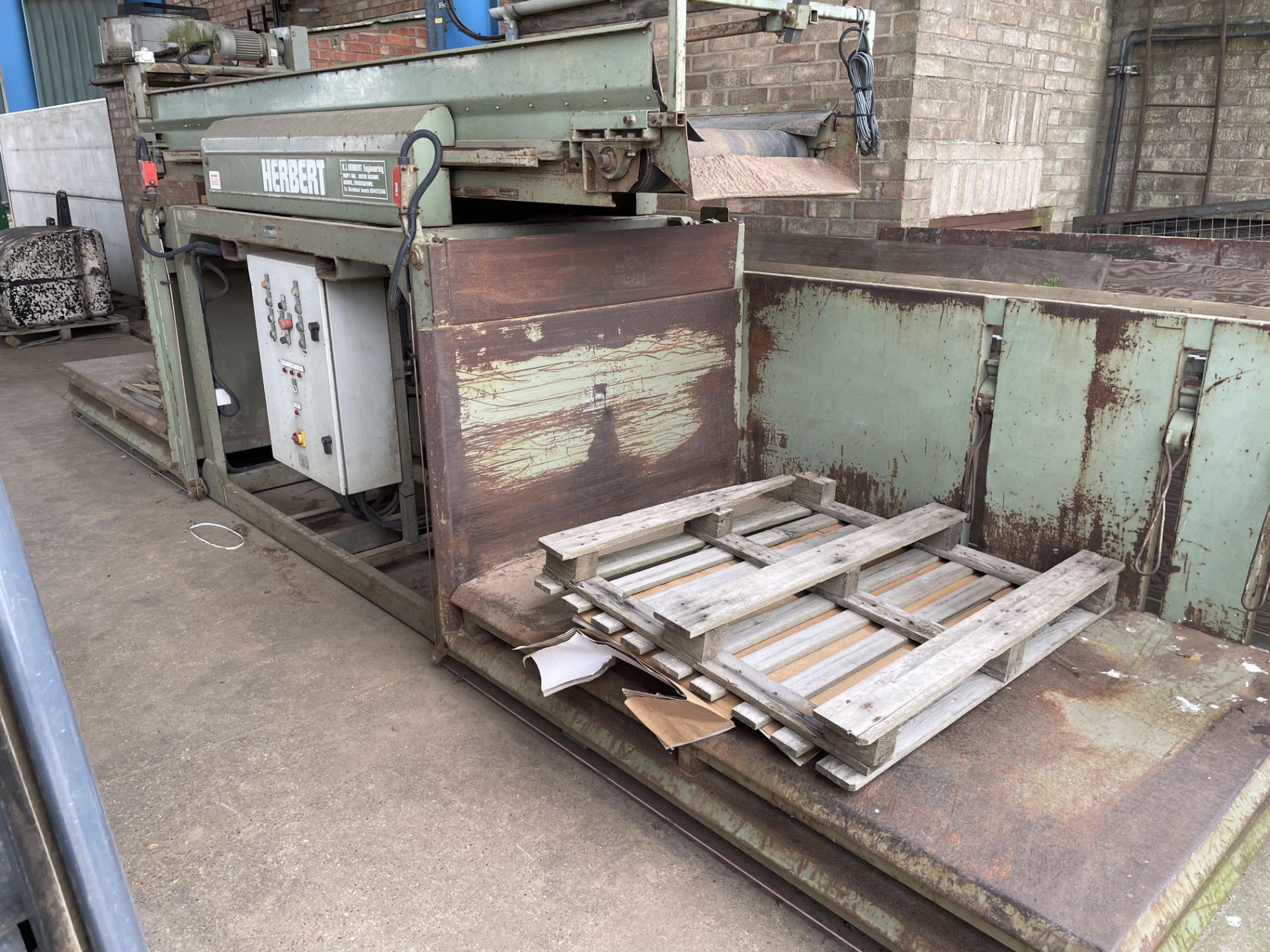 Herbert twin box filler, 1T or half tonne boxes Passed PAT Test