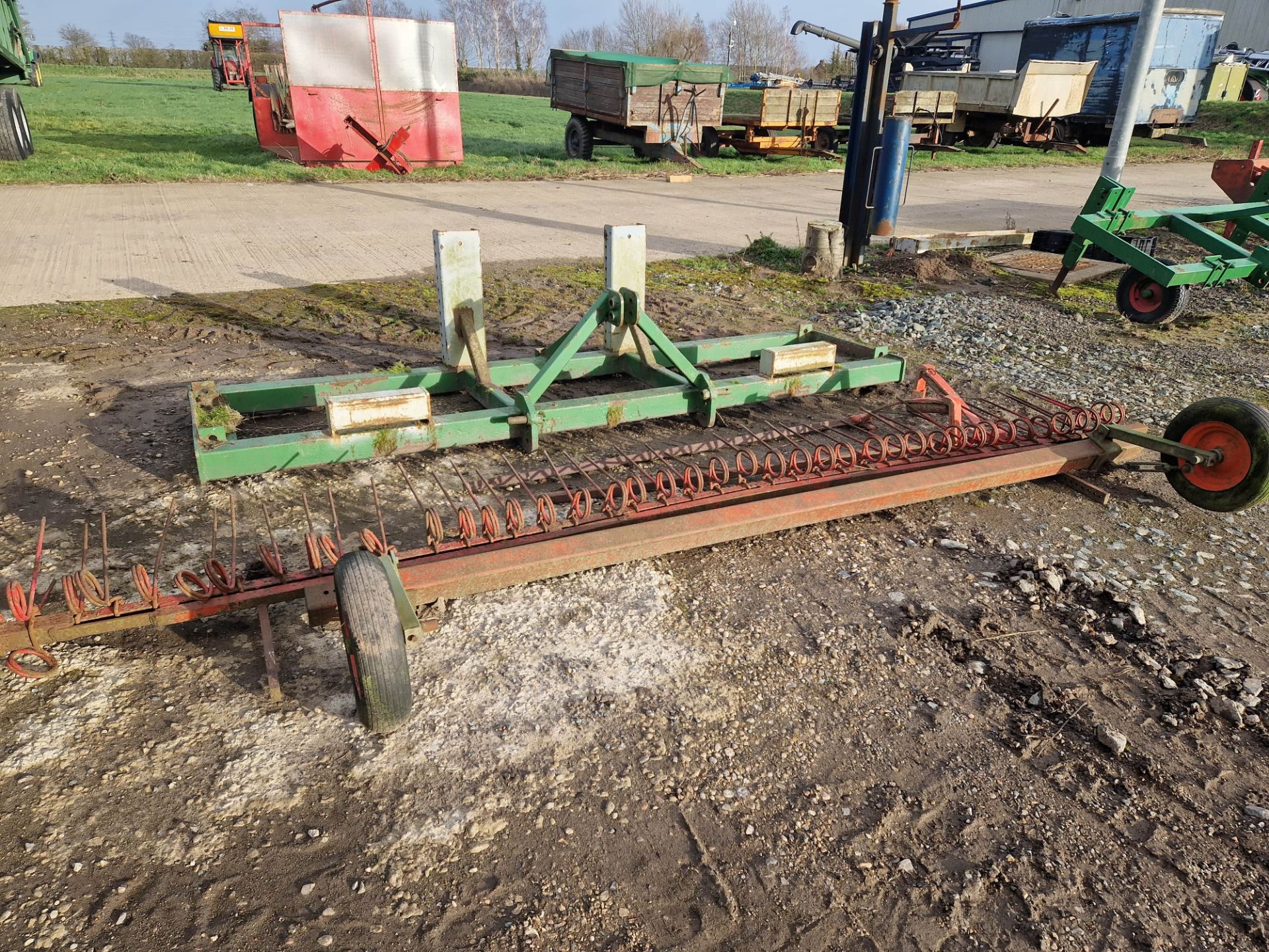 3pt linkage frame, tines, 2 row hood & 4m power harrow spiral coil roller - Image 3 of 3