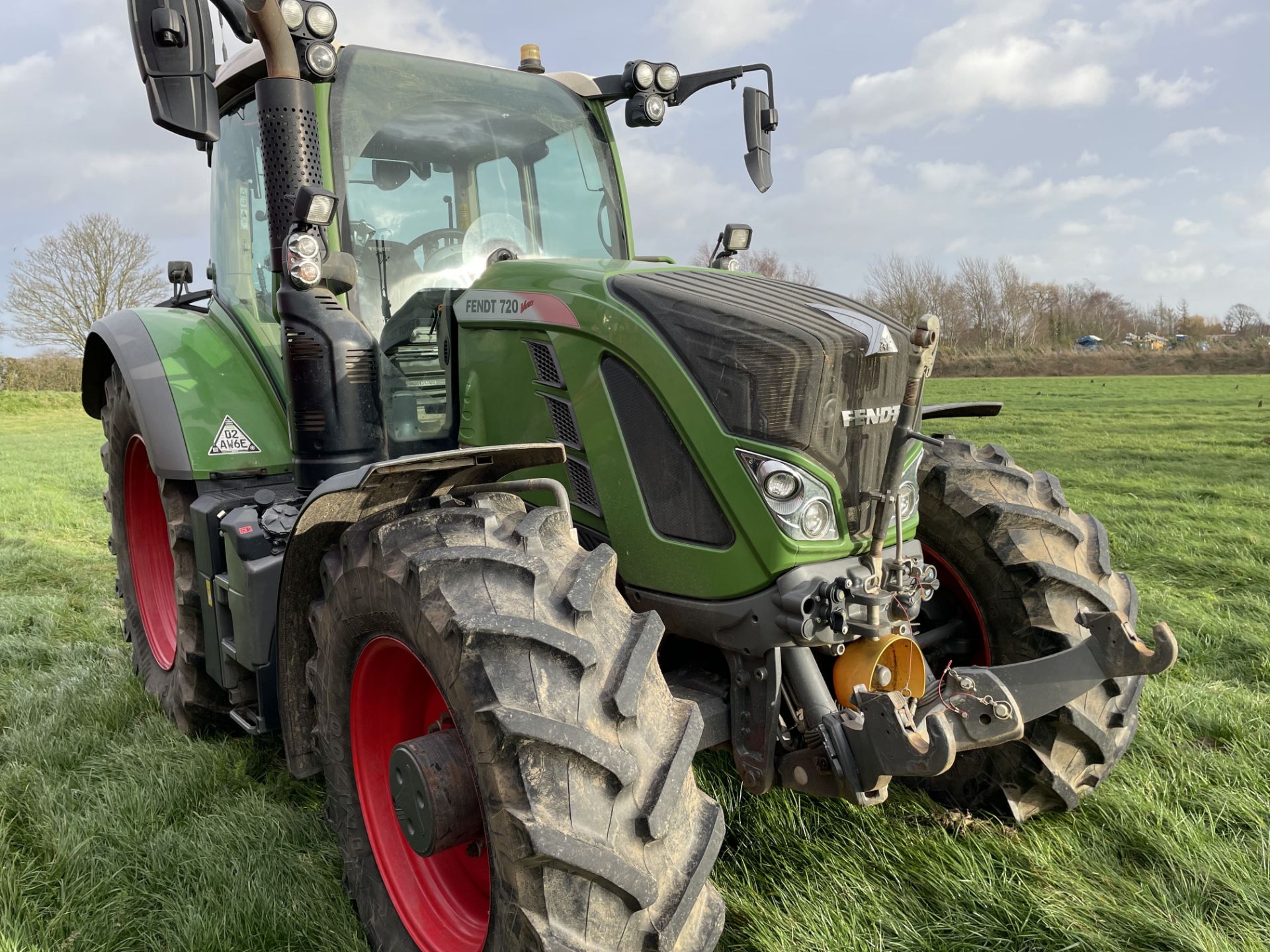(18) Fendt 720 Vario S4 Profiplus 4wd tractor • Front linkage & PTO • Hydraulic return flow - Image 4 of 10