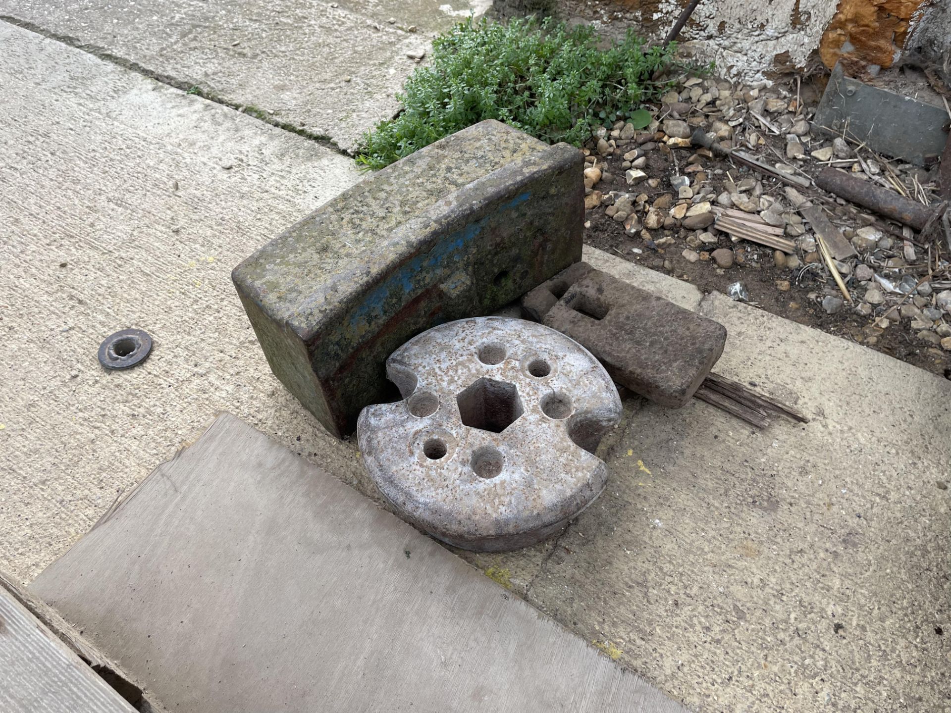 Weight block, 2 harrow weights and wheel weight - Image 4 of 4