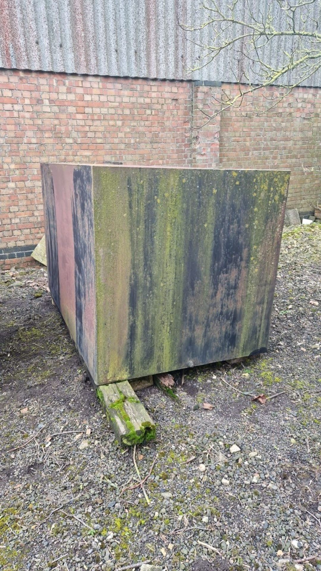 Metal 600 gallon diesel tank - Bild 2 aus 2