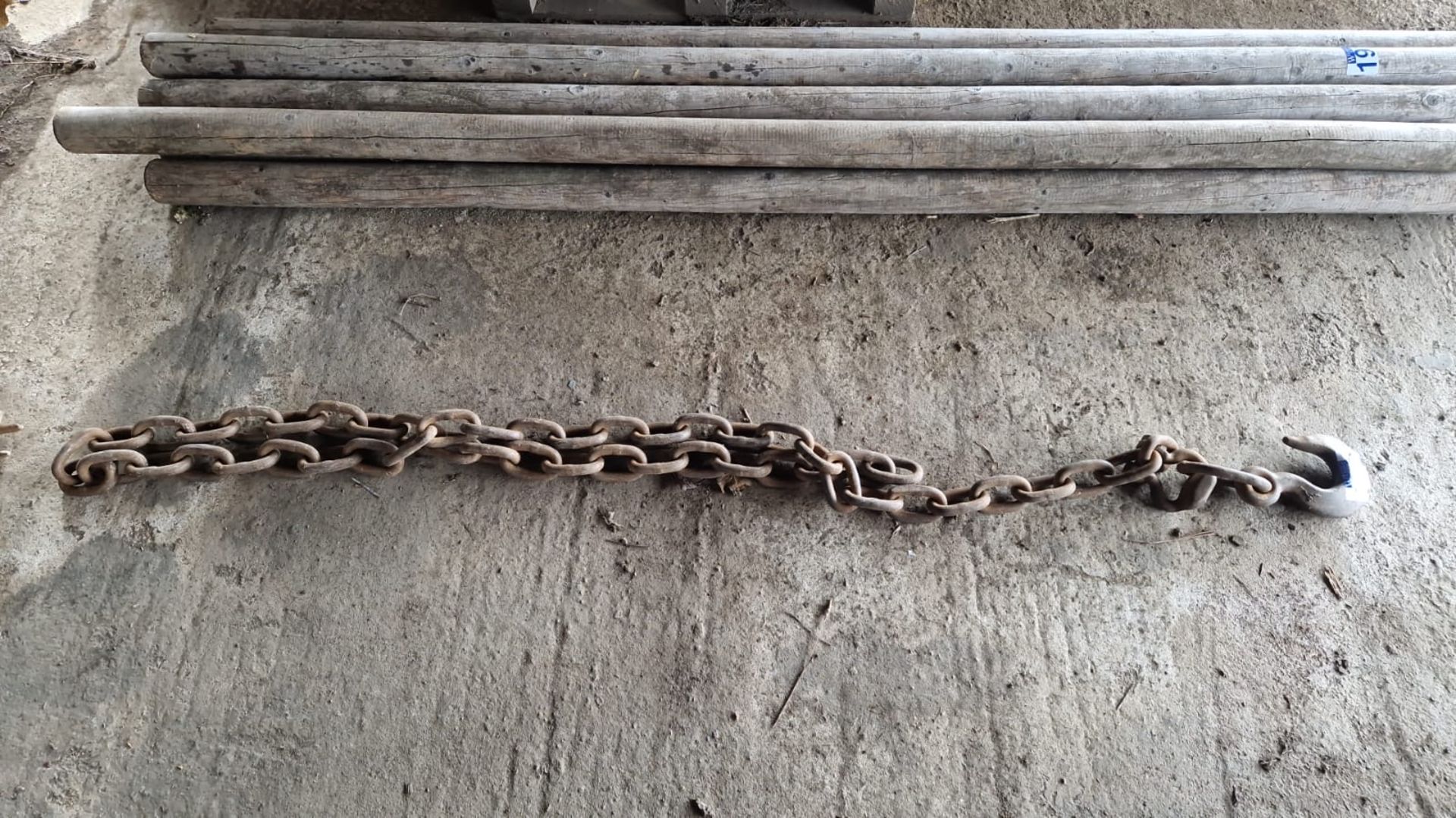 Steel tow chain