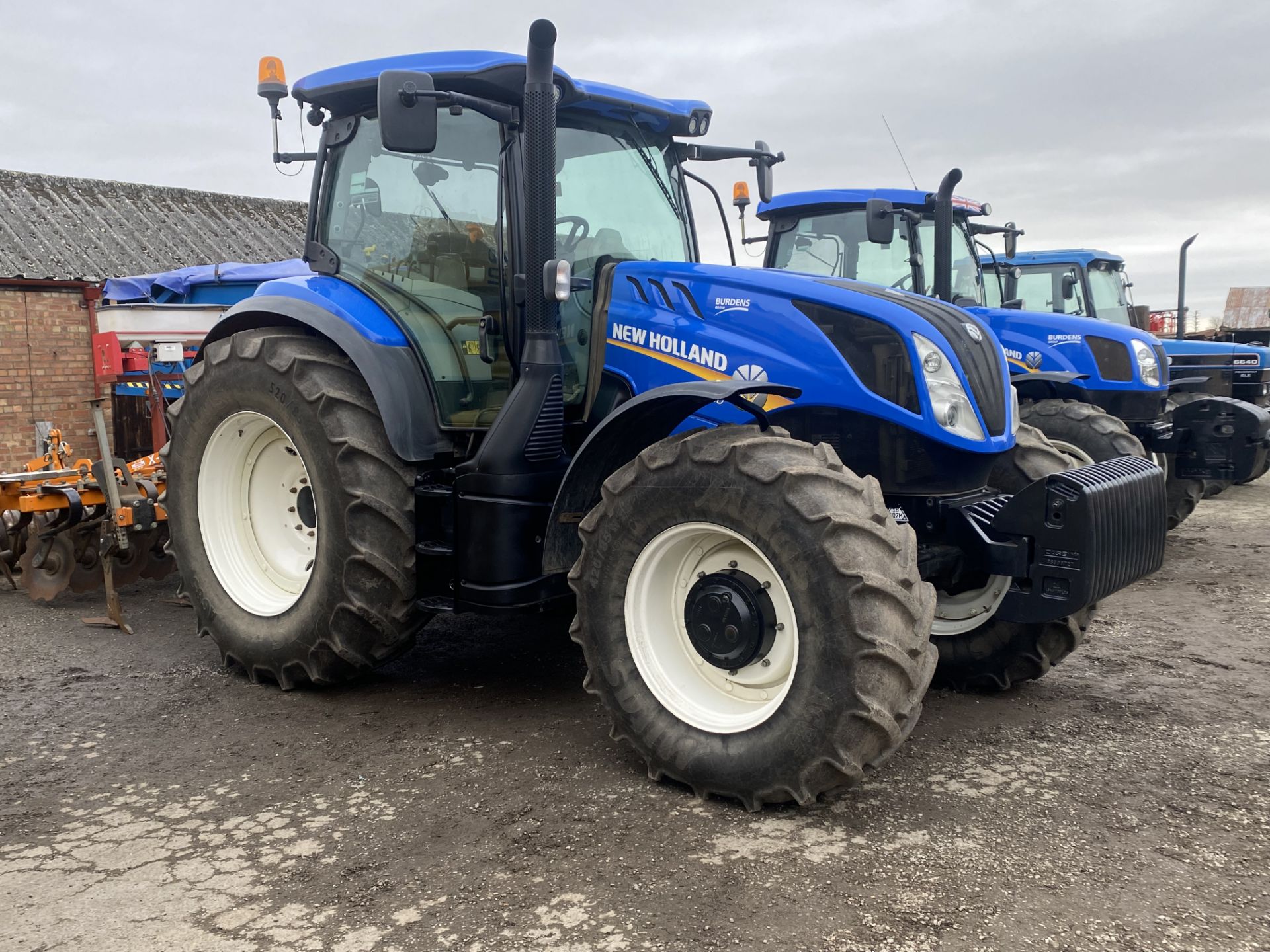 (17) New Holland T6 180 4wd tractor, 50k, Air Brakes, 6 cylinder, 150 hp, 2,900 hrs, Air Con, sold - Bild 2 aus 3