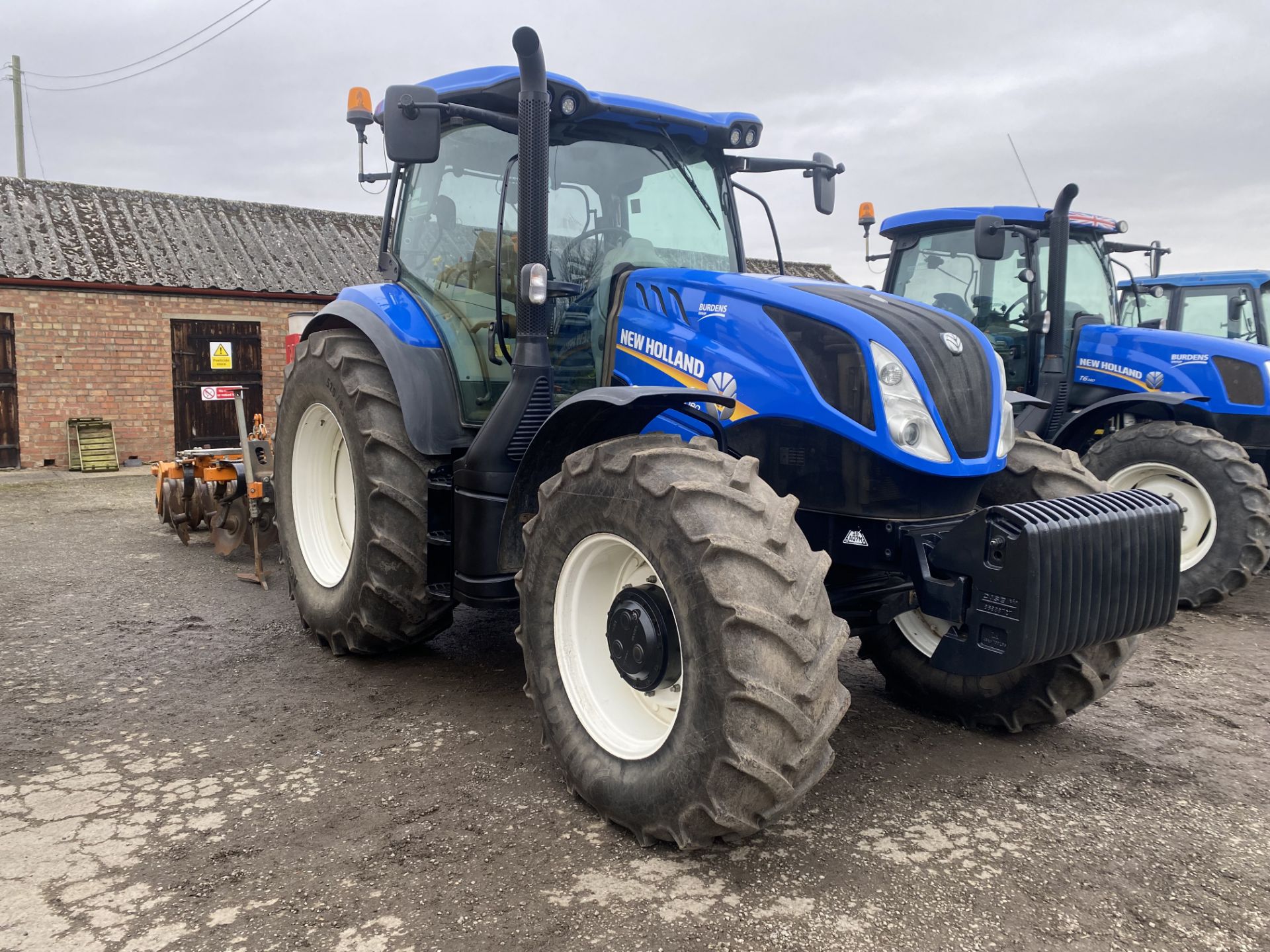 (17) New Holland T6 180 4wd tractor, 50k, Air Brakes, 6 cylinder, 150 hp, 2,900 hrs, Air Con, sold - Bild 3 aus 3