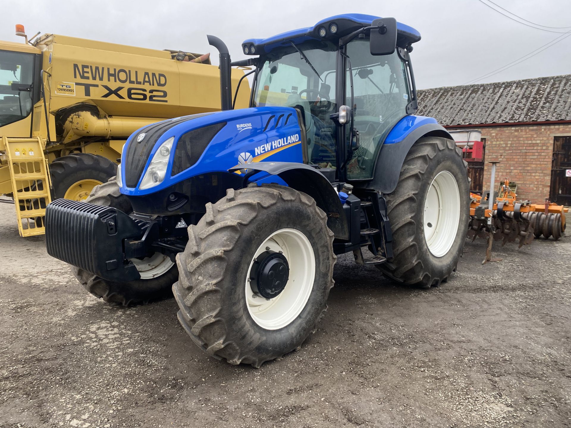 (17) New Holland T6 180 4wd tractor, 50k, Air Brakes, 6 cylinder, 150 hp, 2,900 hrs, Air Con, sold