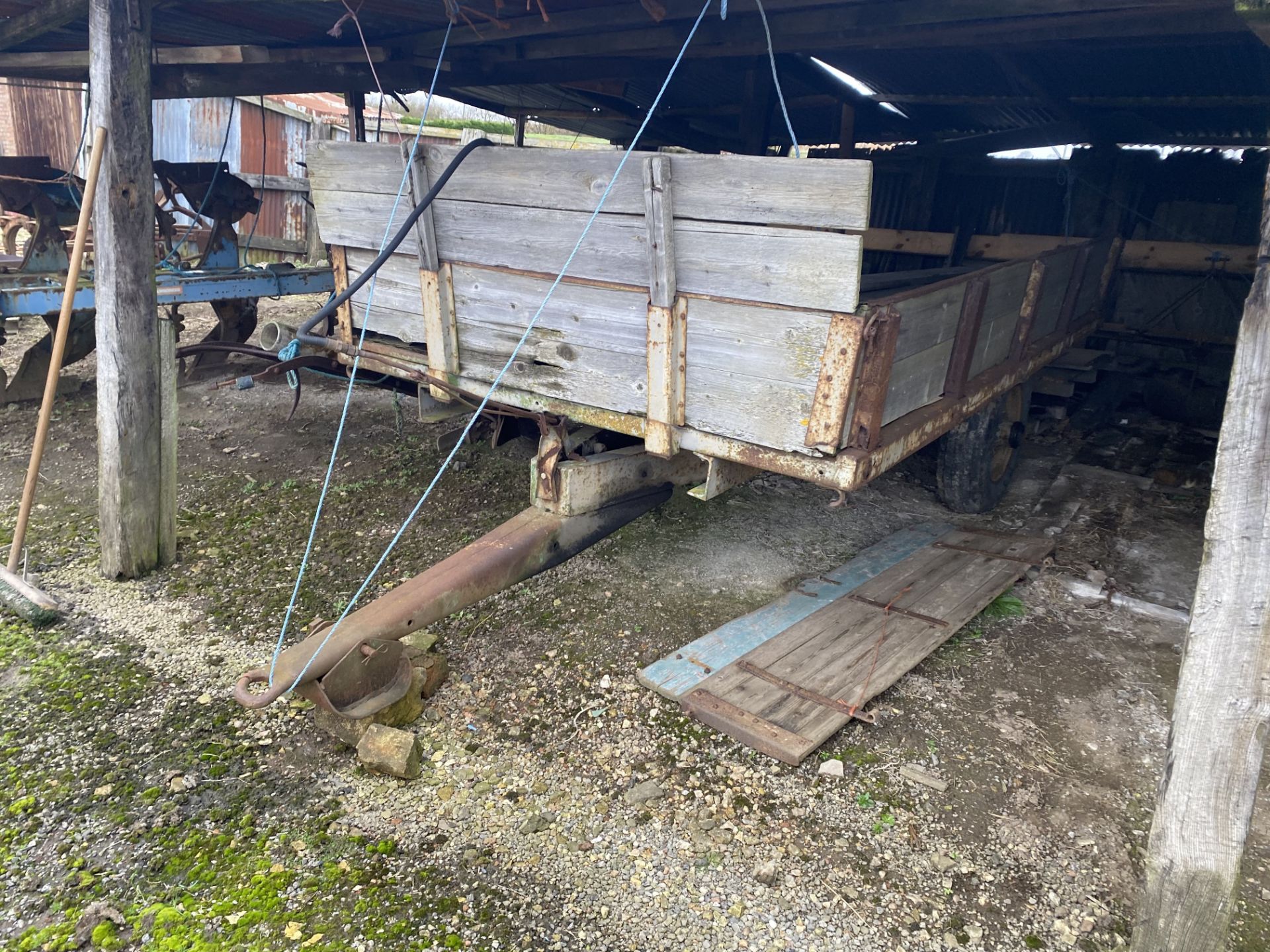 Ferguson single axle 2 ton tip trailer circa 1950 with drawbar shoe skid plate - Image 2 of 2