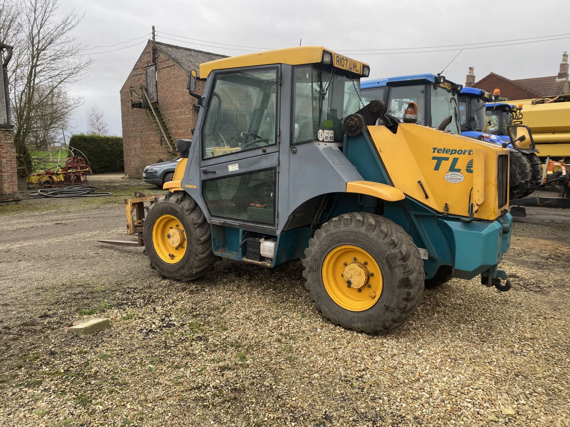 (98) Sanderson TL6, 4wd Teleporter with 5,280 hrs Reg R107 LVL with pallet tines and hydraulic - Image 13 of 14