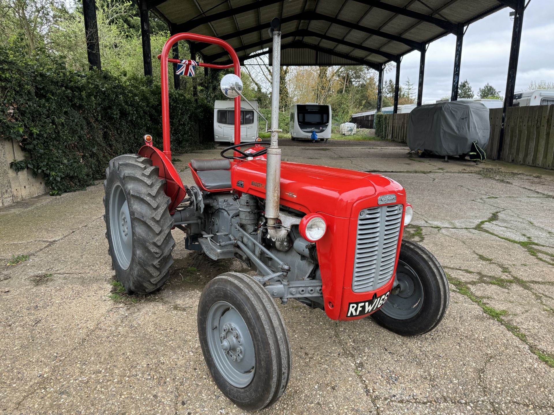 1958 Massey Ferguson FE35 4cyl diesel tractor - Image 3 of 3