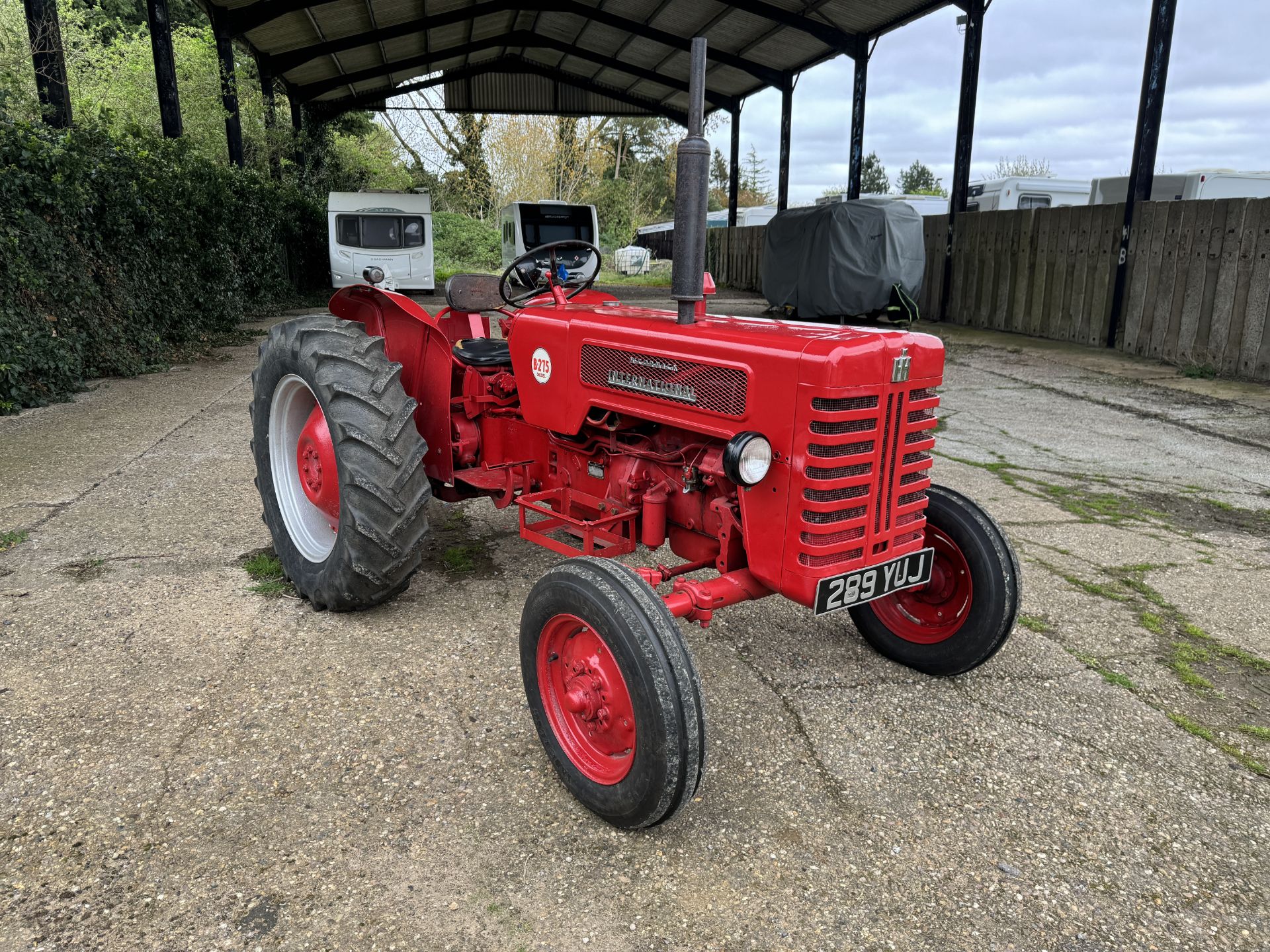 1960 International B275 diesel tractor - Image 3 of 3