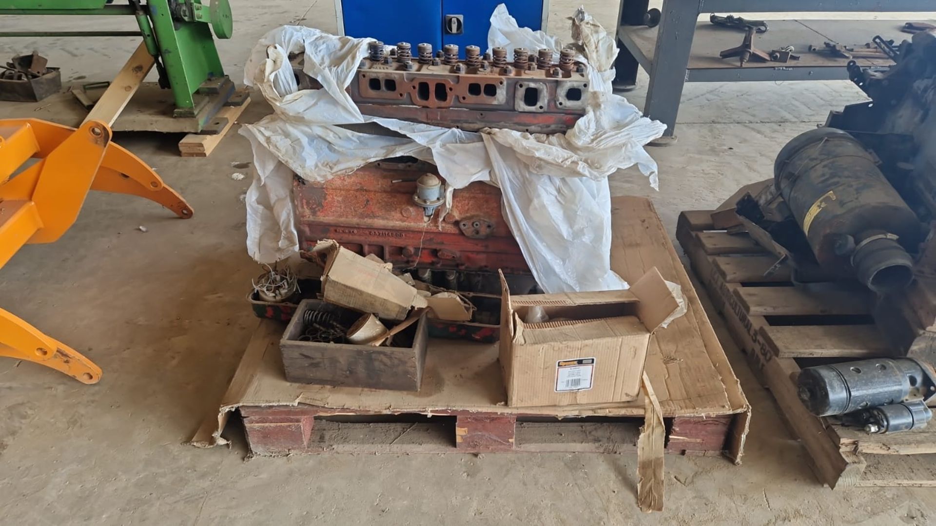 Engine block GKN1360, 6cyl and parts