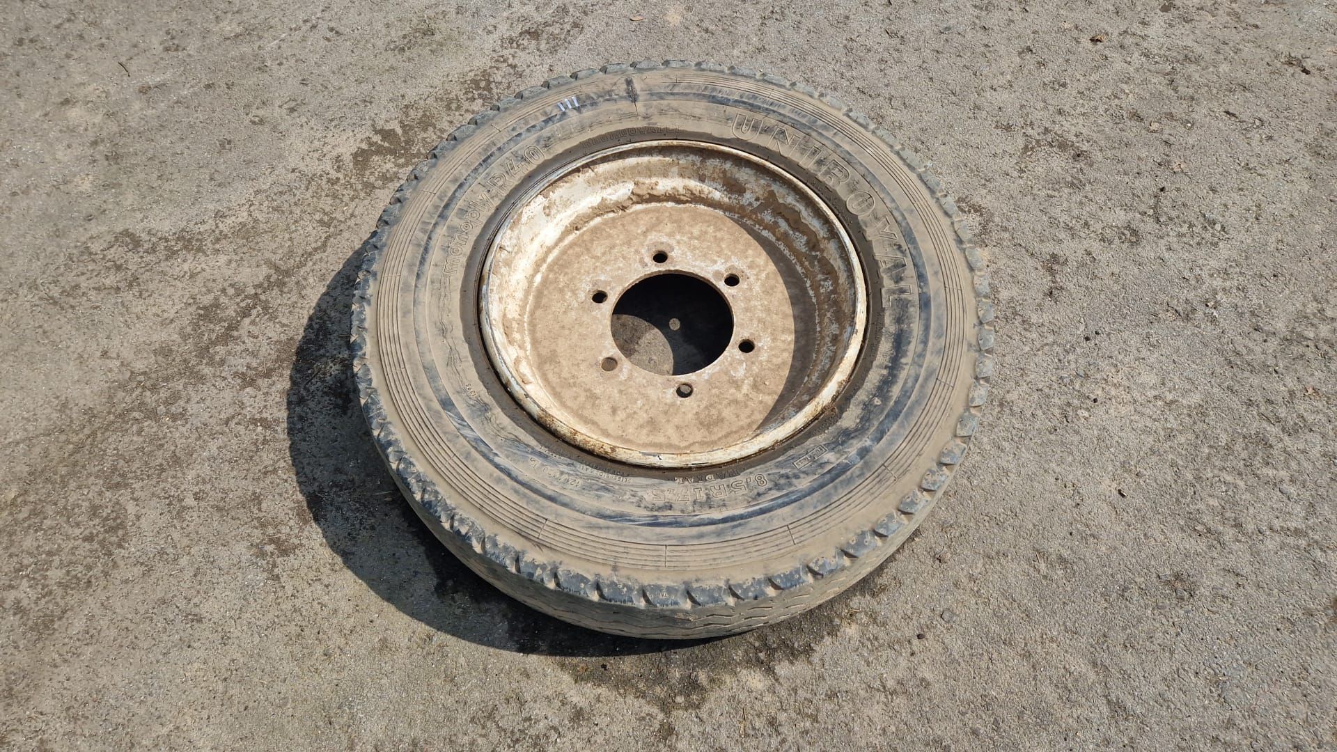 8.5 R17.5 6 stud trailer wheel