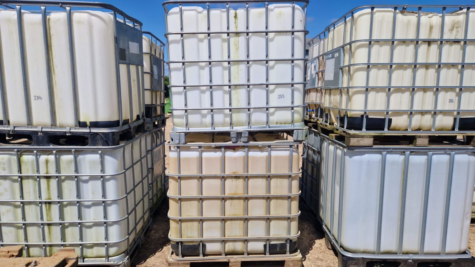 4 x IBC containers