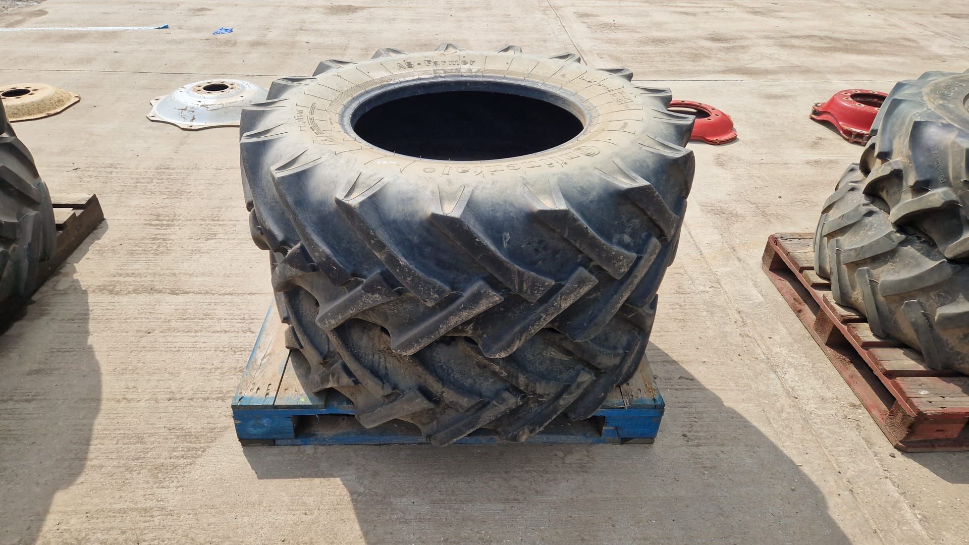 Pair of 440/65 R28 Cultor tyres