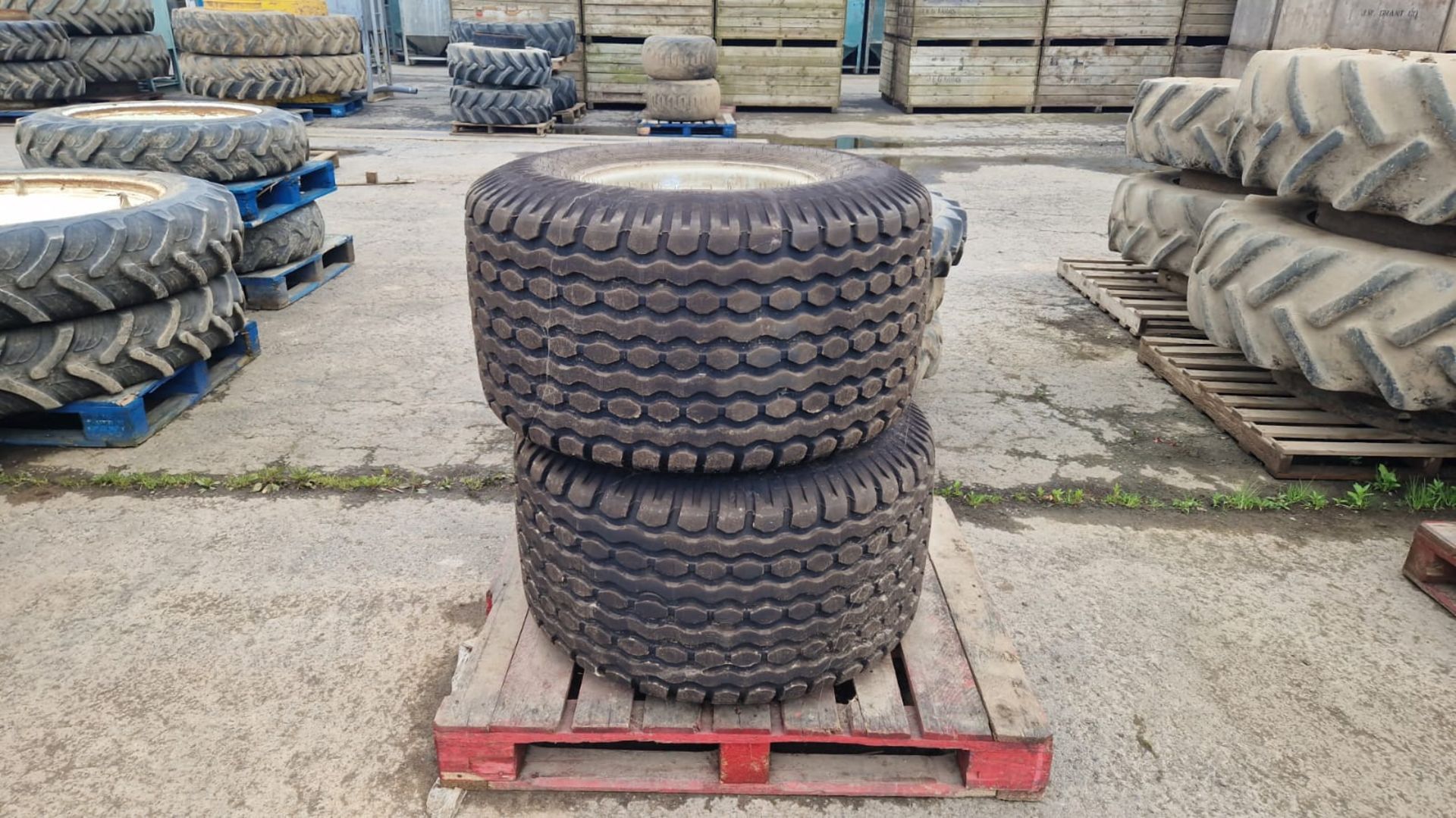 Pair of 500-50 R17 wheels and tyres