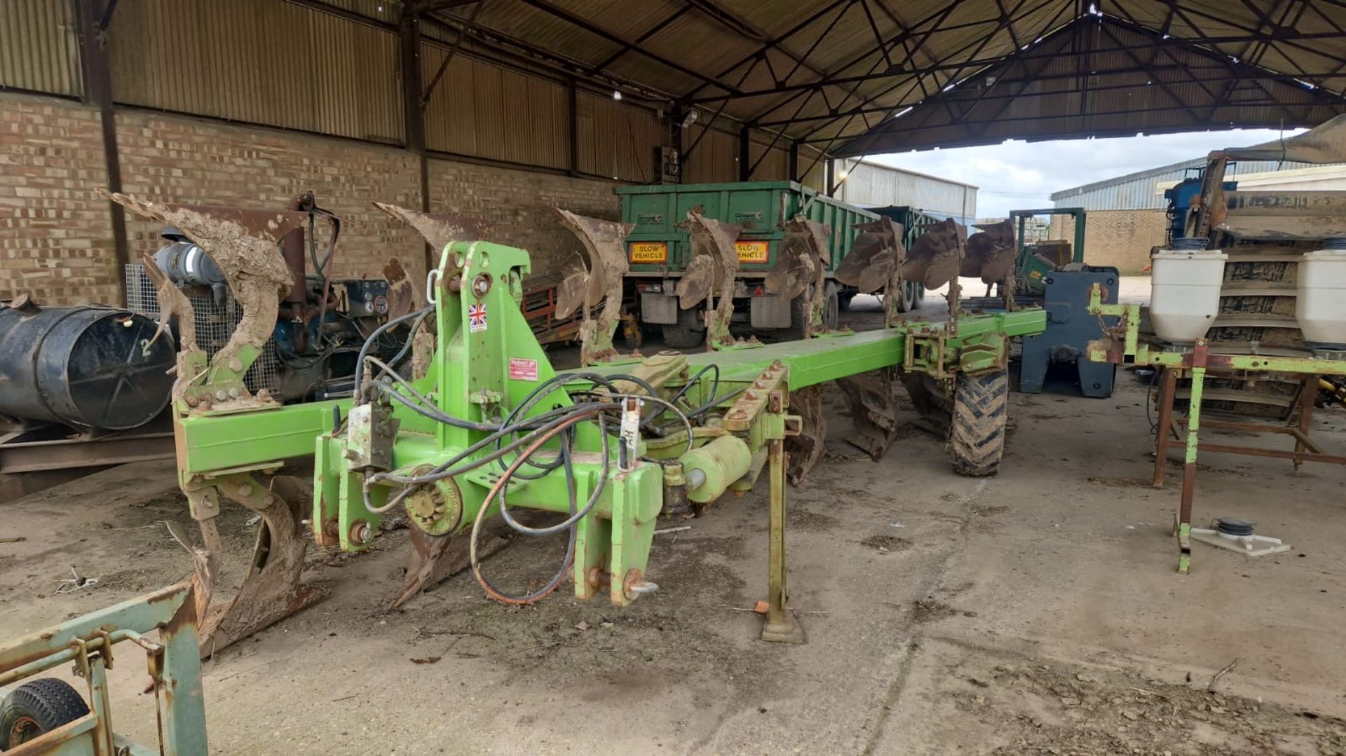 Dowdeswell 8f plough, Hubert headstock, rubber land wheel, vari width - Image 4 of 8