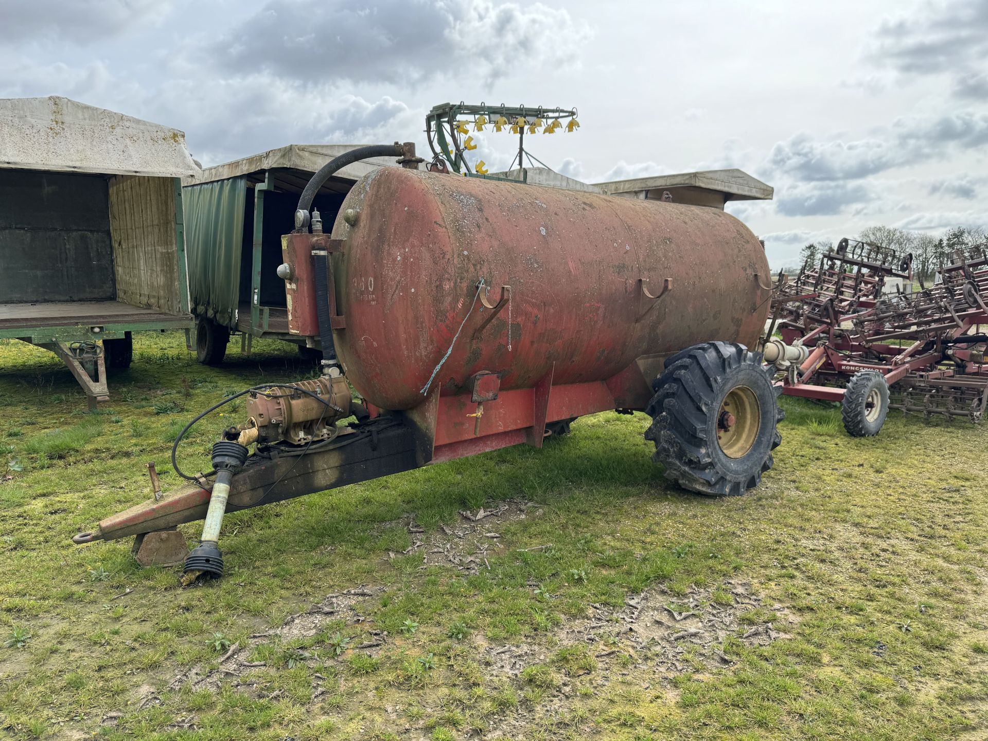 Mobile water tanker with Renson PTO pump