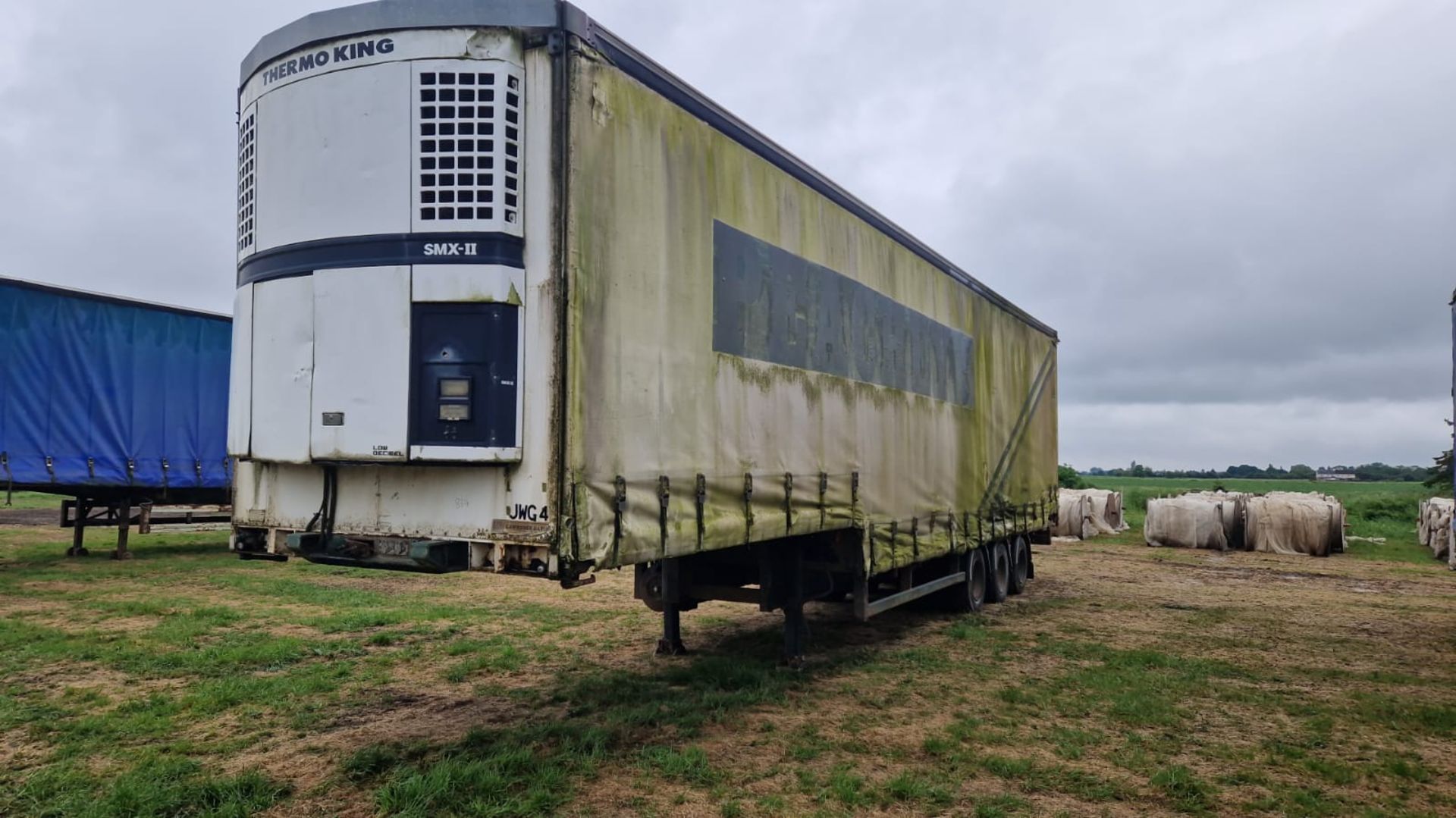 Lawrence David (JWG 4) step frame, tri axle on air suspension, curtain sided trailer