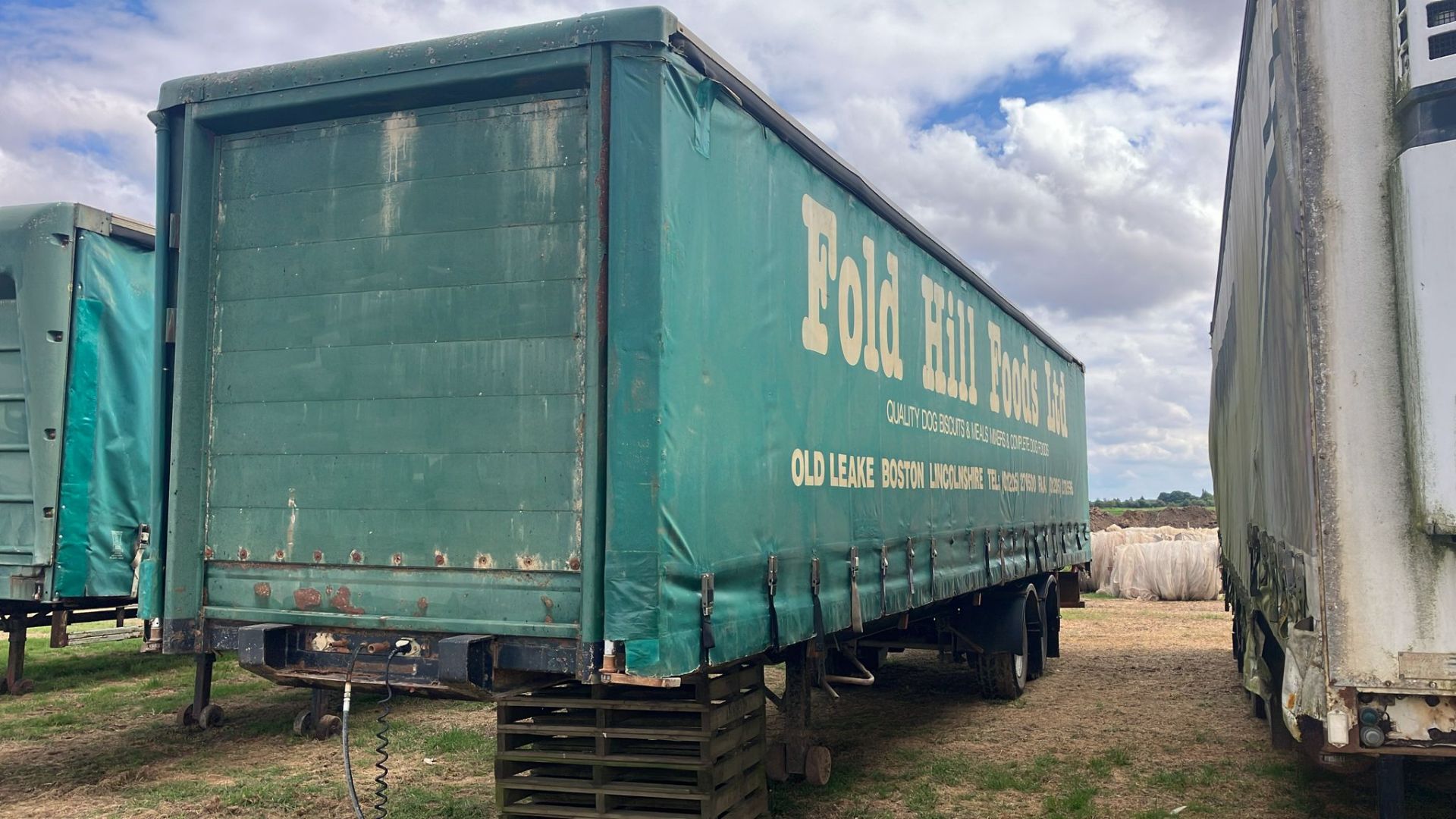 Lawrence David (Fold Hill Foods) twin axle, steel suspension, curtain sided trailer