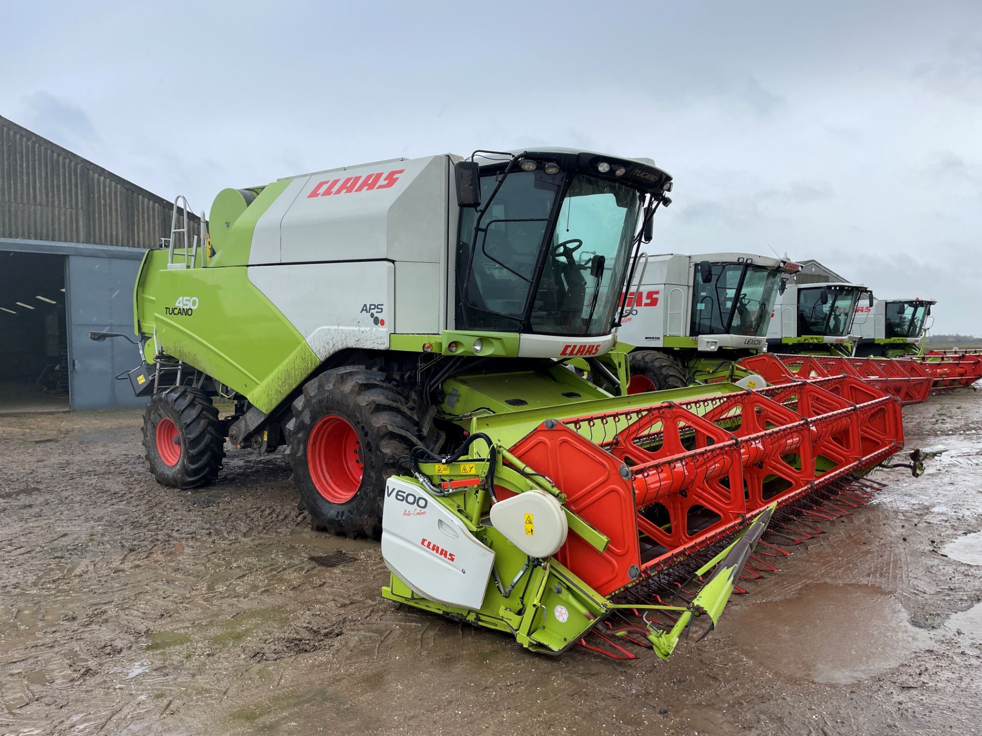 (08) Claas Tucano 450 combine harvester V600 6m Auto Contour cutterbar with trolley, APS Hybrid