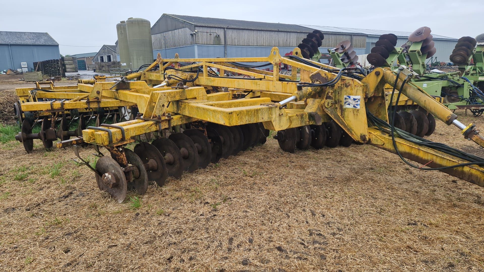 Knight disc cultivator with disc packer roller - Image 2 of 2