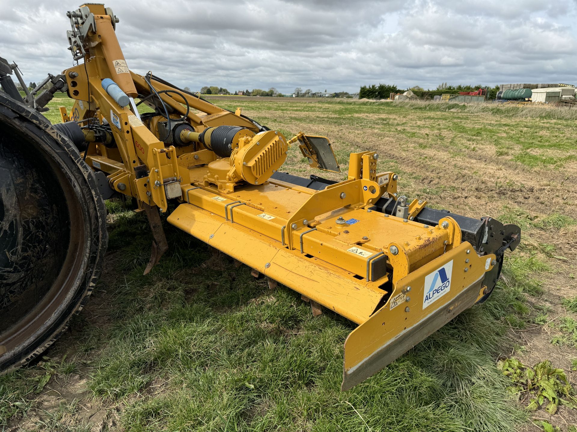 (17) Alpego Dmax 600 BR 6m folding power harrow, toothed packer roller, wheel eradicators, levelling - Image 6 of 10