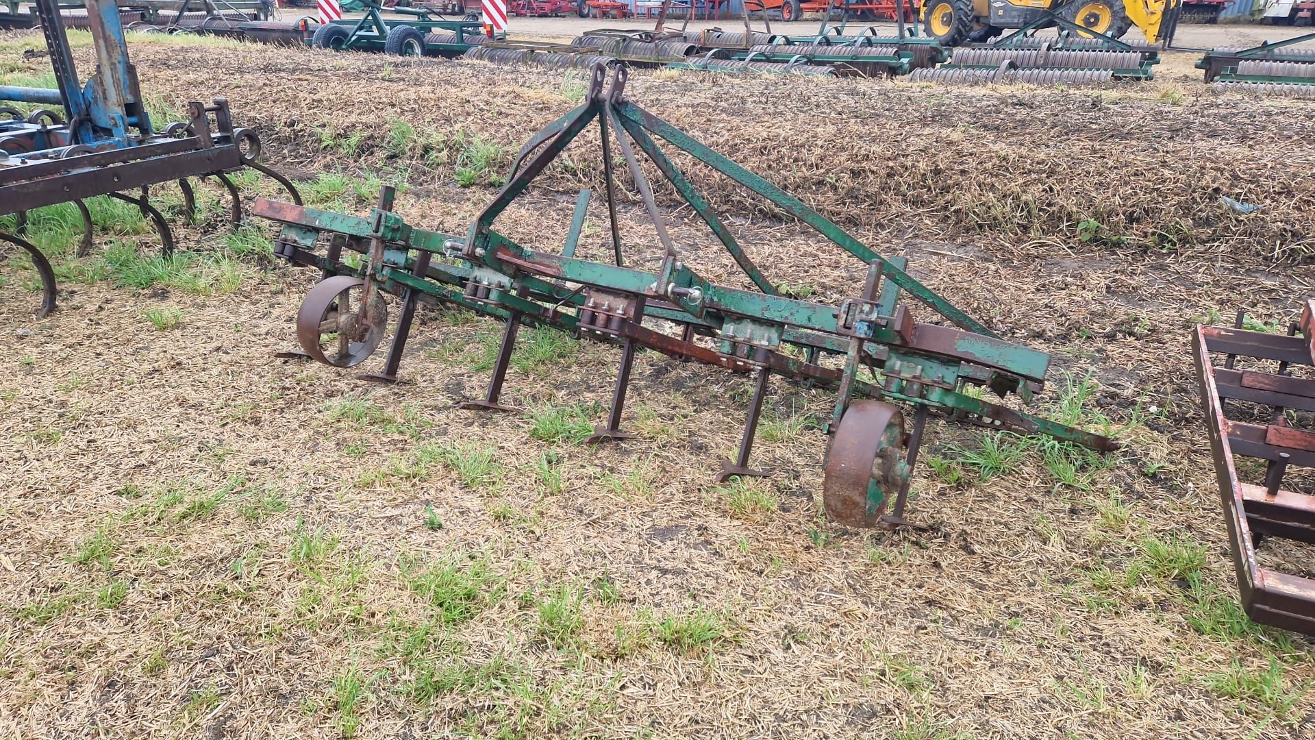 Rear mounted 2.6m - 6 row hoe with metal depth wheels