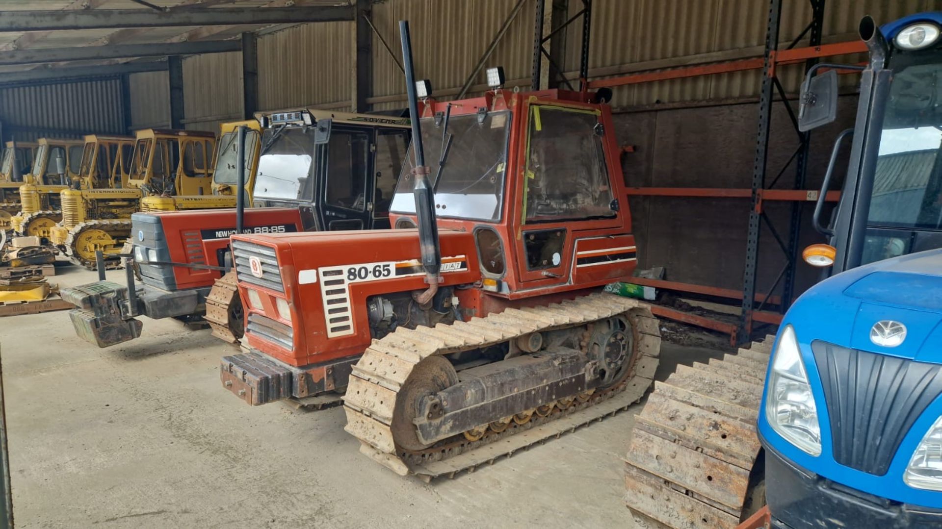 Fiat 80-65 steel tracked crawler, 350mm wide tracks, no linkage arms, swinging drawbar, front weight - Image 4 of 7