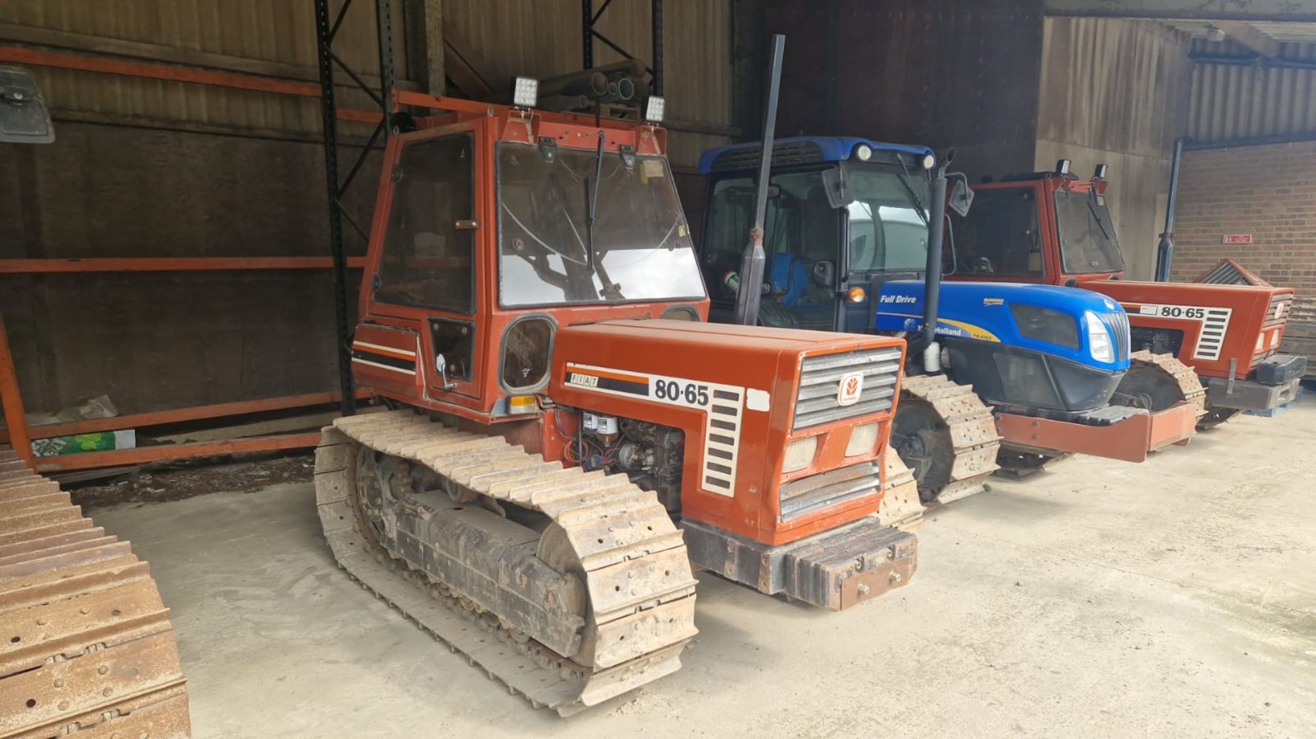 Fiat 80-65 steel tracked crawler, 350mm wide tracks, no linkage arms, swinging drawbar, front weight - Image 5 of 7