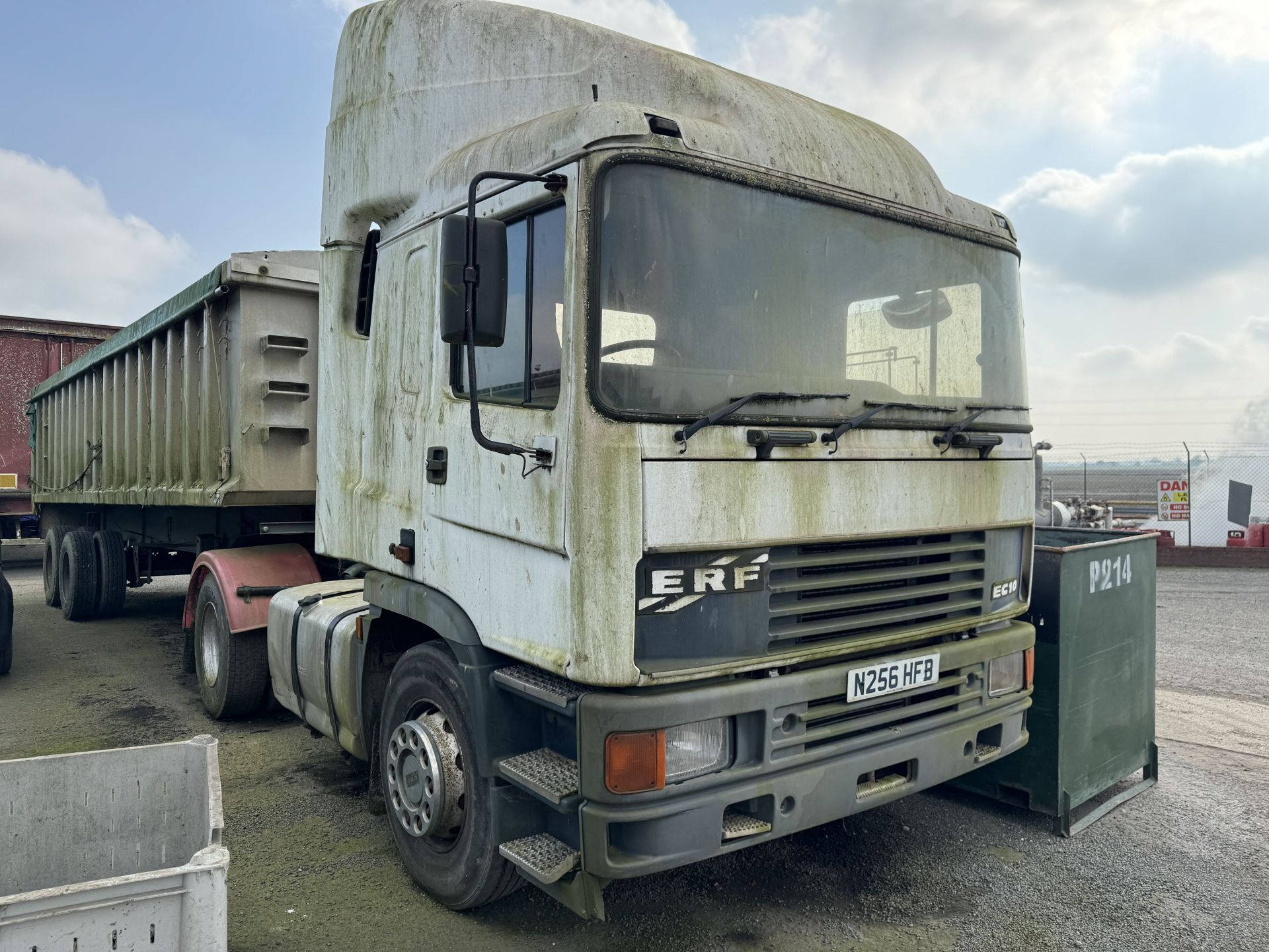 (95) ERF EC10 4-wheel rigid tractor unit No MOT, 420,000km Reg N256 HFB