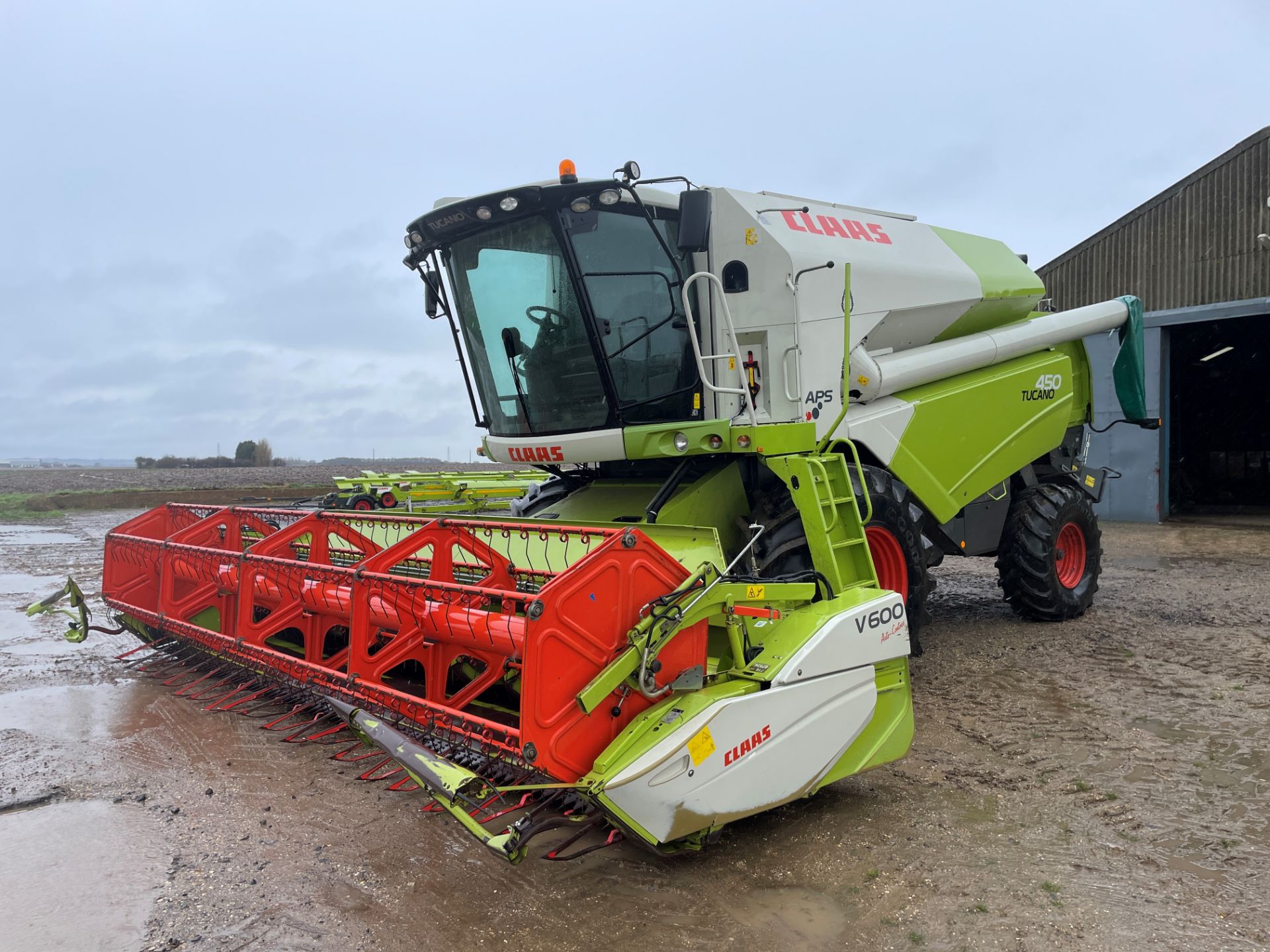 (08) Claas Tucano 450 combine harvester V600 6m Auto Contour cutterbar with trolley, APS Hybrid - Image 2 of 3