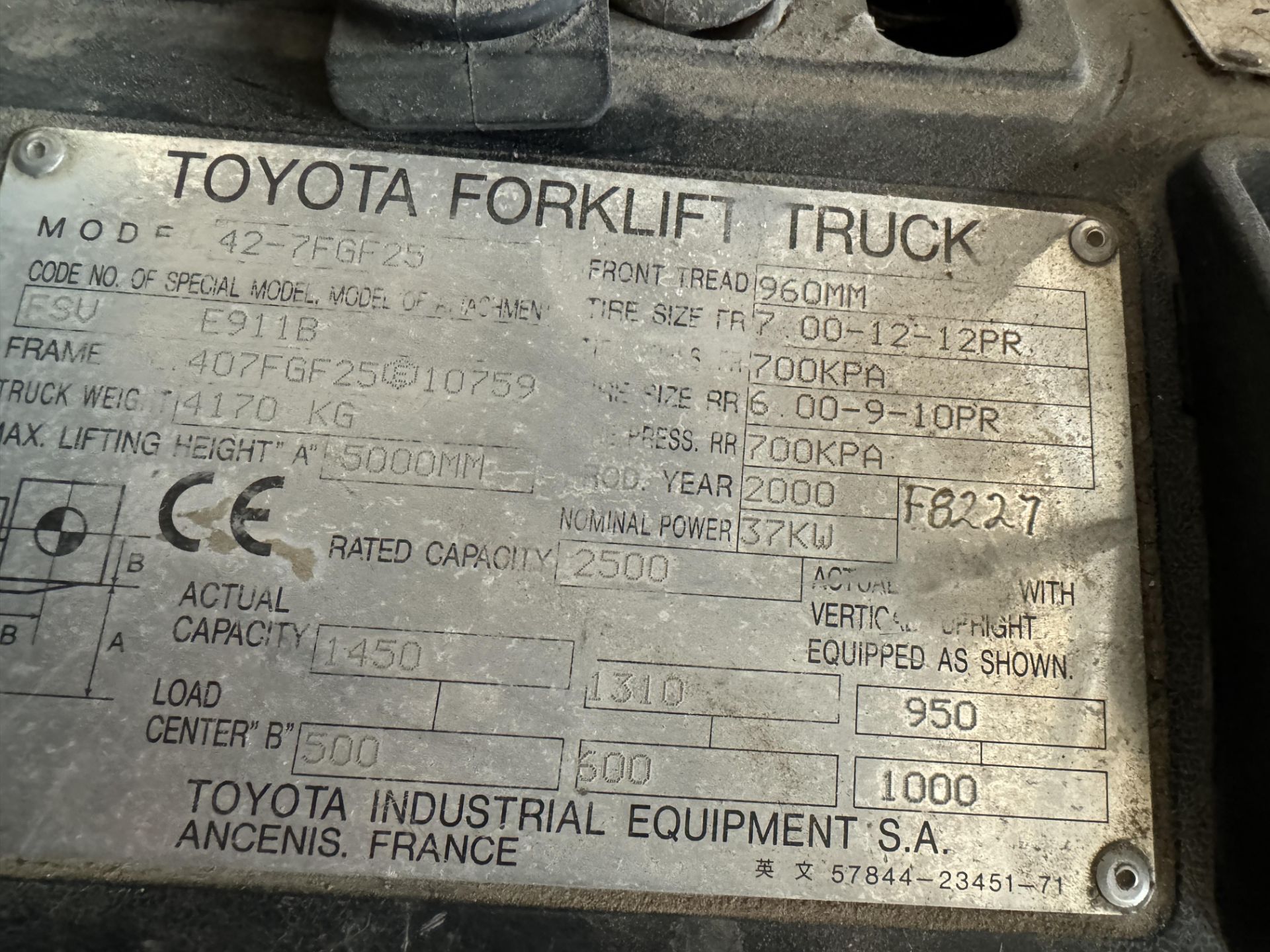 Toyota 25 gas forklift, side shift, 3 stage mast, Model 42-7FG25, serial No F8827 - non runner - Image 6 of 6