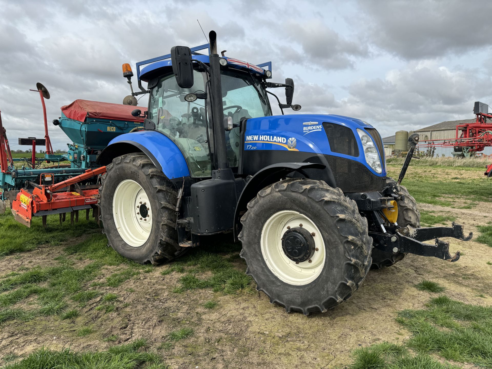 (14) New Holland T7.210 4WD Auto Command 50K - Image 2 of 5