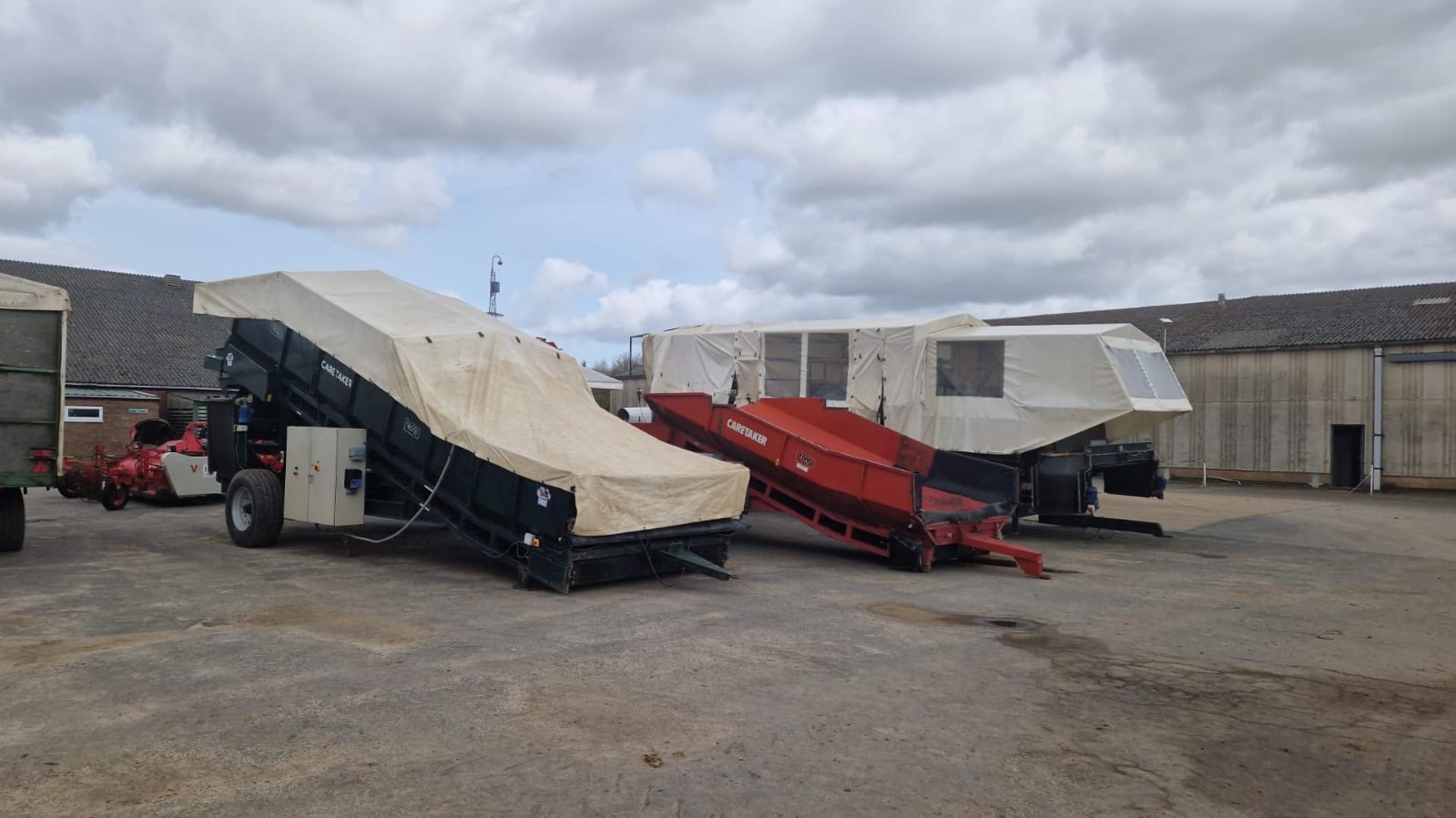 (02) Tong Caretaker 2400 2 stage potato grader including hopper, picking off table, various - Image 15 of 15