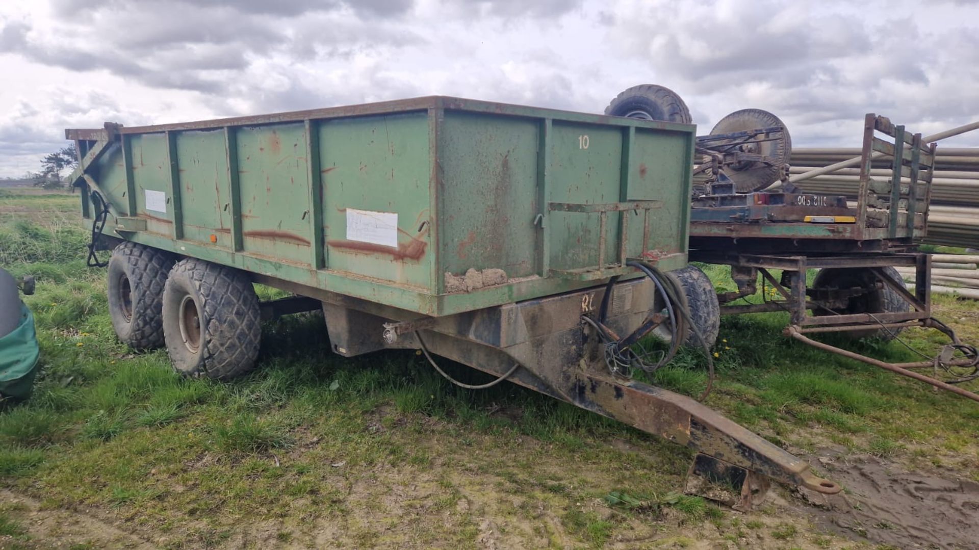 (83) Larrington 11T (No 10) Monocoque tipping trailer, sprung axles with leaf suspension, sold on - Image 4 of 6