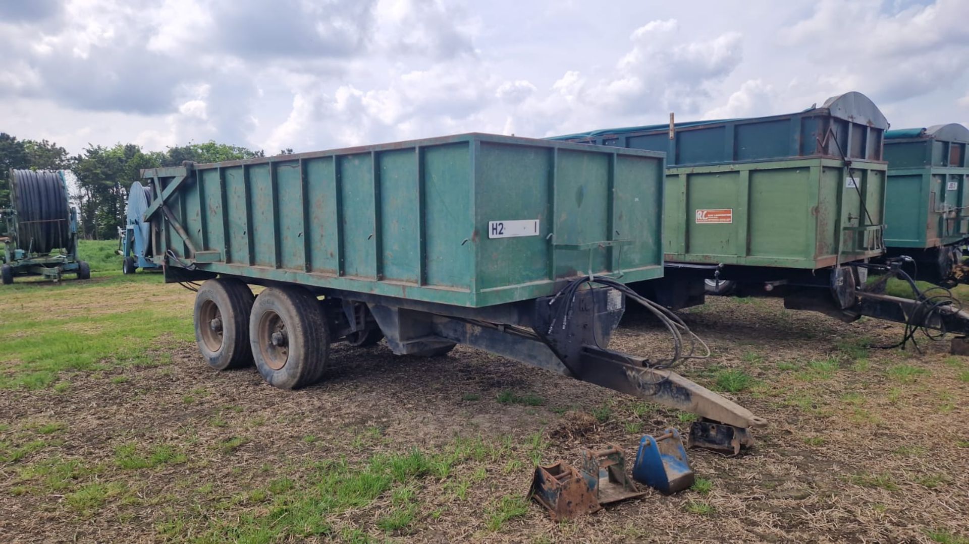 (80) Larrington 14T (H2 1) Monocoque tipping trailer dual axle trailer, super singles, hydraulic - Image 3 of 5