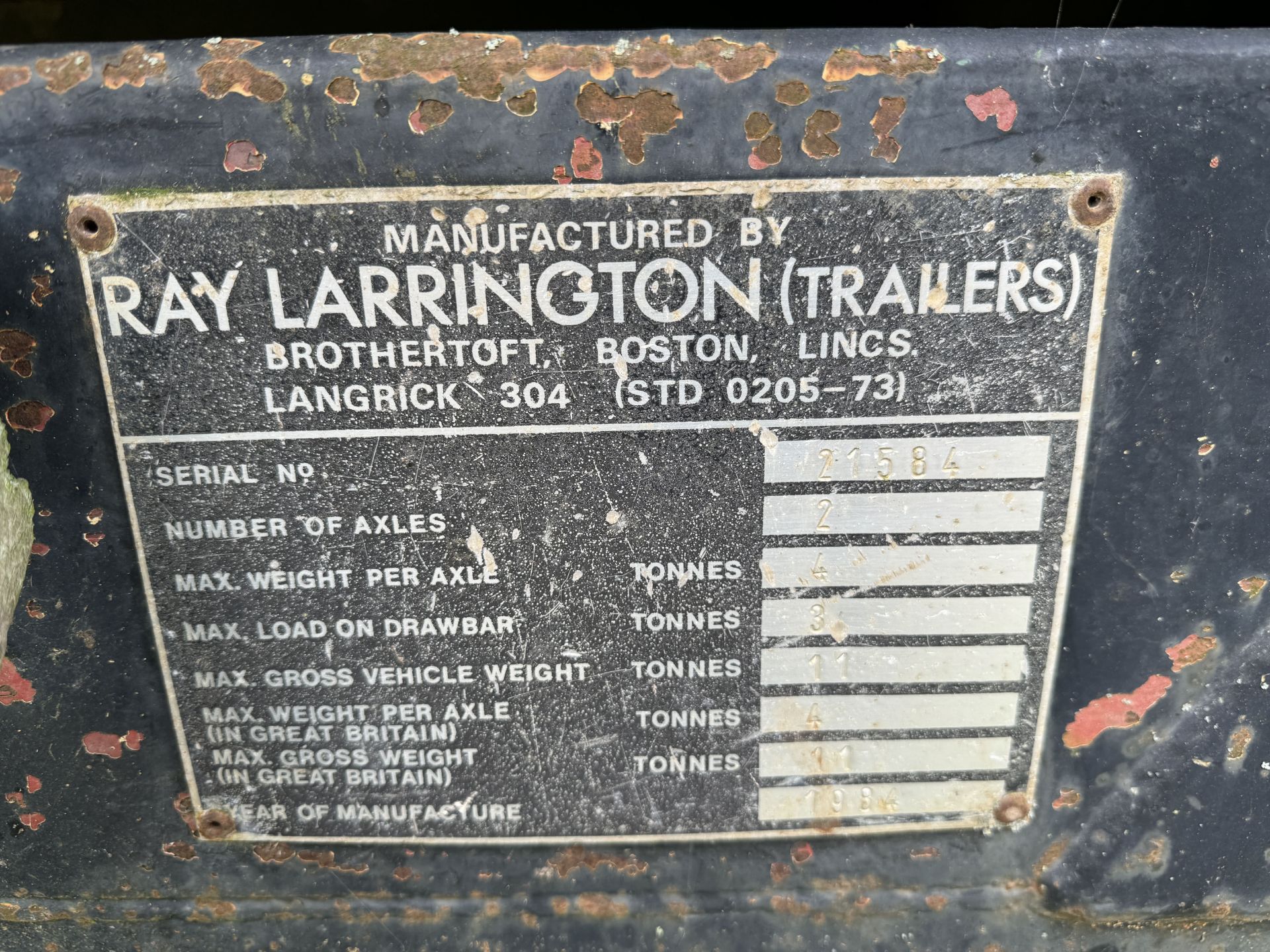 (84) Larrington 11T Monocoque tipping trailer, hydraulic rear door, grain chute, sprung axles with - Image 3 of 6