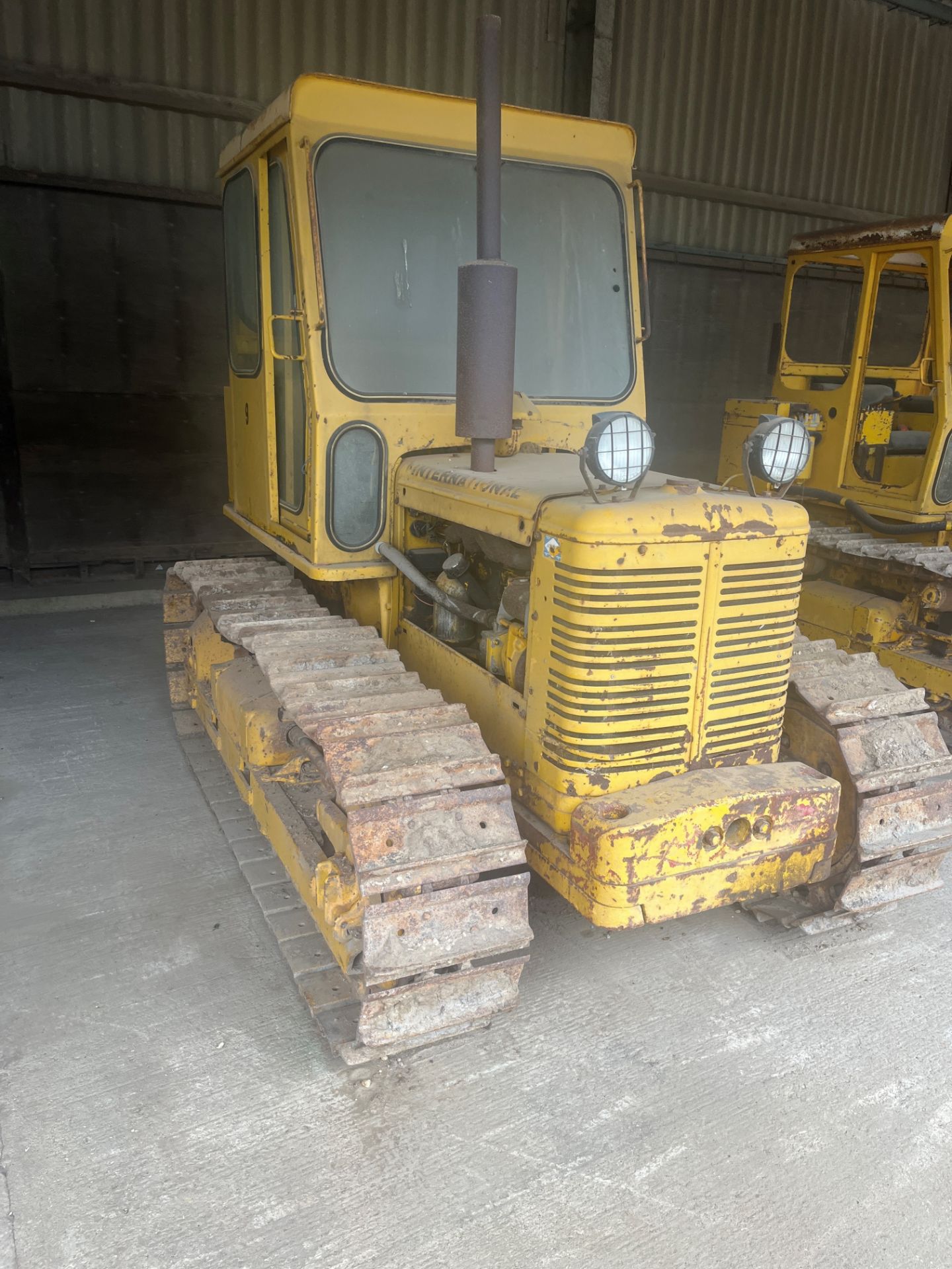 International BTD6 steel tracked crawler (No 9), 350mm wide tracks, rear drawbar, rear linkage,