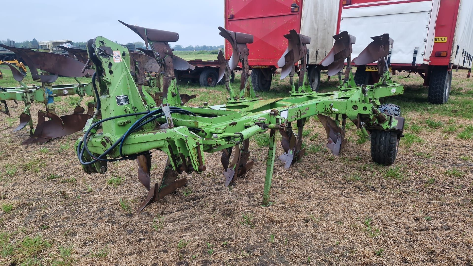 (04) Dowdeswell 120MA 5f (4+1) plough, rubber land wheel, hydraulic front furrow, serial No