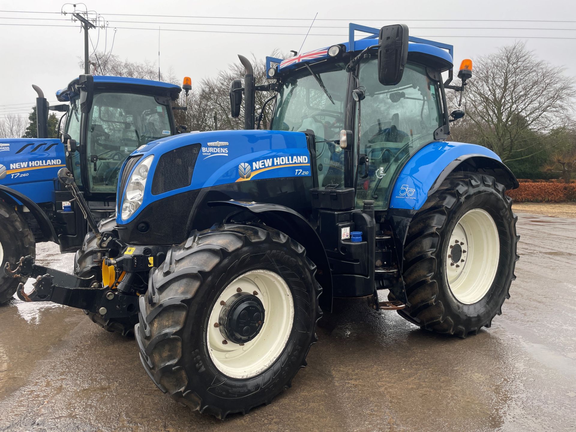 (14) New Holland T7.210 4WD Auto Command 50K
