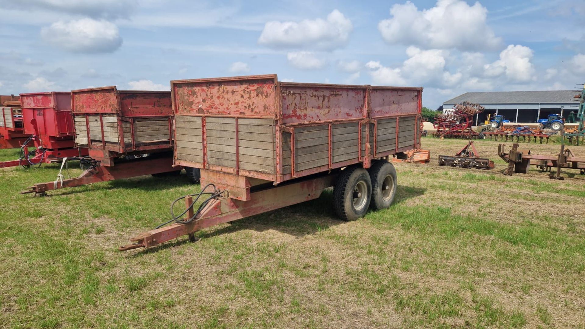 Pettit 7T dual axle tip cart, hydraulic brakes, extension sides, drop down sides