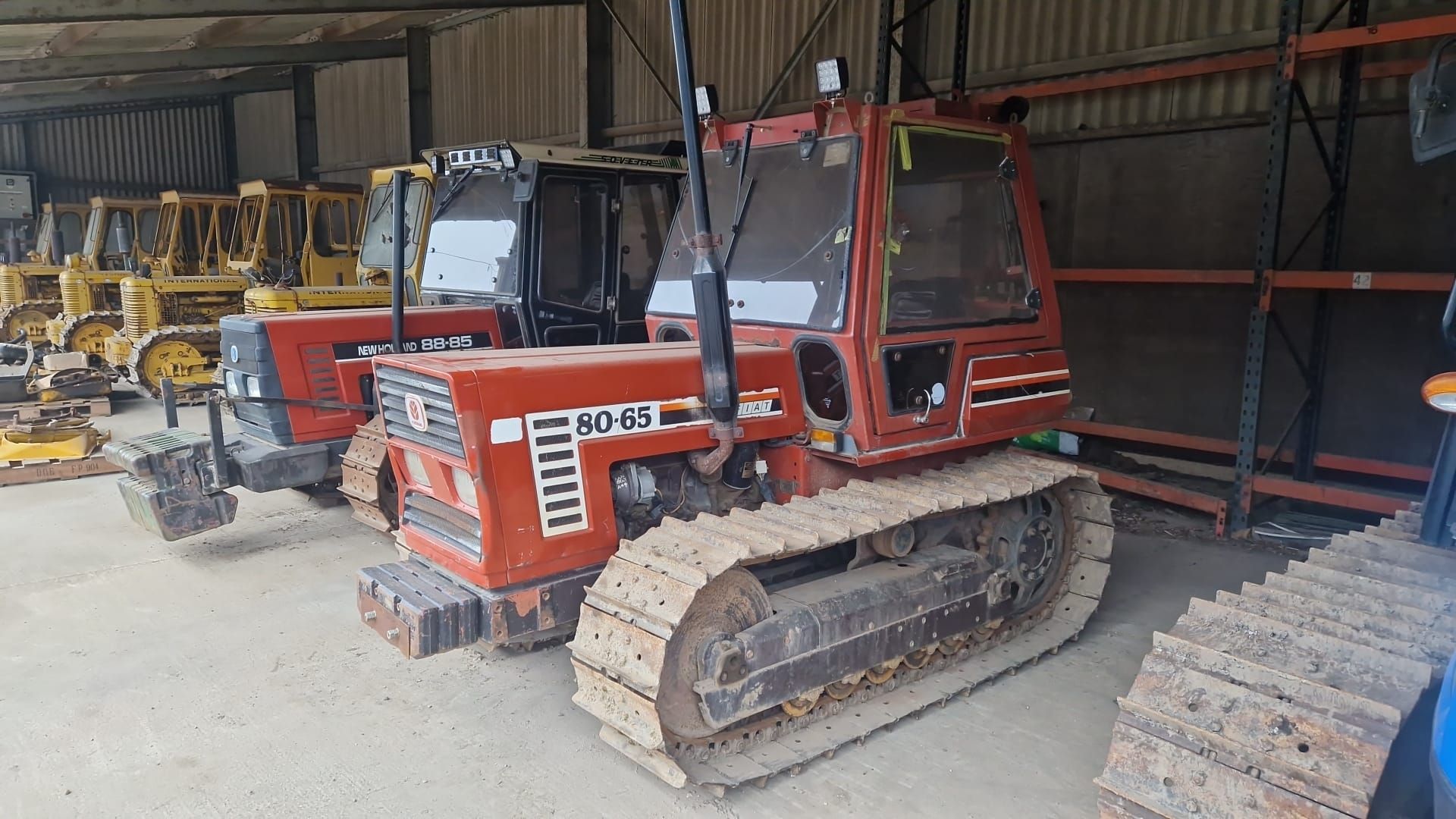 Fiat 80-65 steel tracked crawler, 350mm wide tracks, no linkage arms, swinging drawbar, front weight - Image 6 of 7