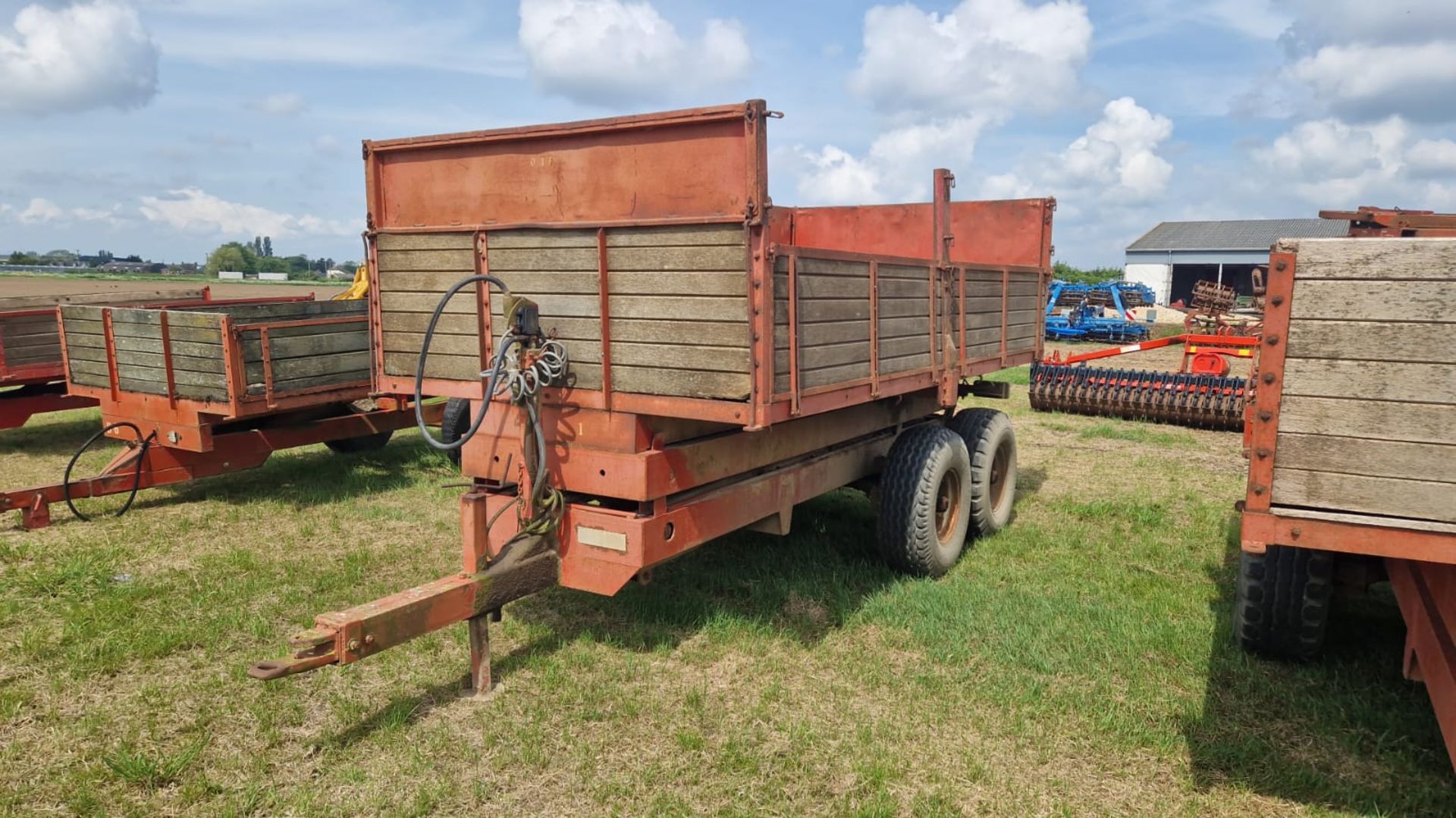 Pettit 6T high lift trailer, hydraulic brakes, drop down sides, screw jack