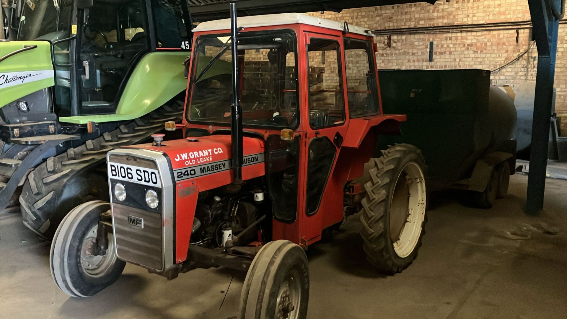 (84) Massey Ferguson 240 2WD tractor Power steering, Front tyres: 7.50-16 Rear tyres: 8.3-32 3,747