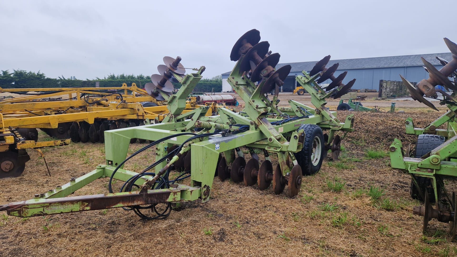 Dowdeswell 4.5m disc harrows, scalloped front and rear discs, hydraulic folding