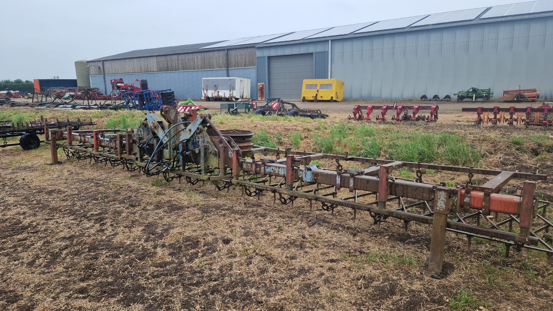 Parmiter 8m hydraulic folding harrows