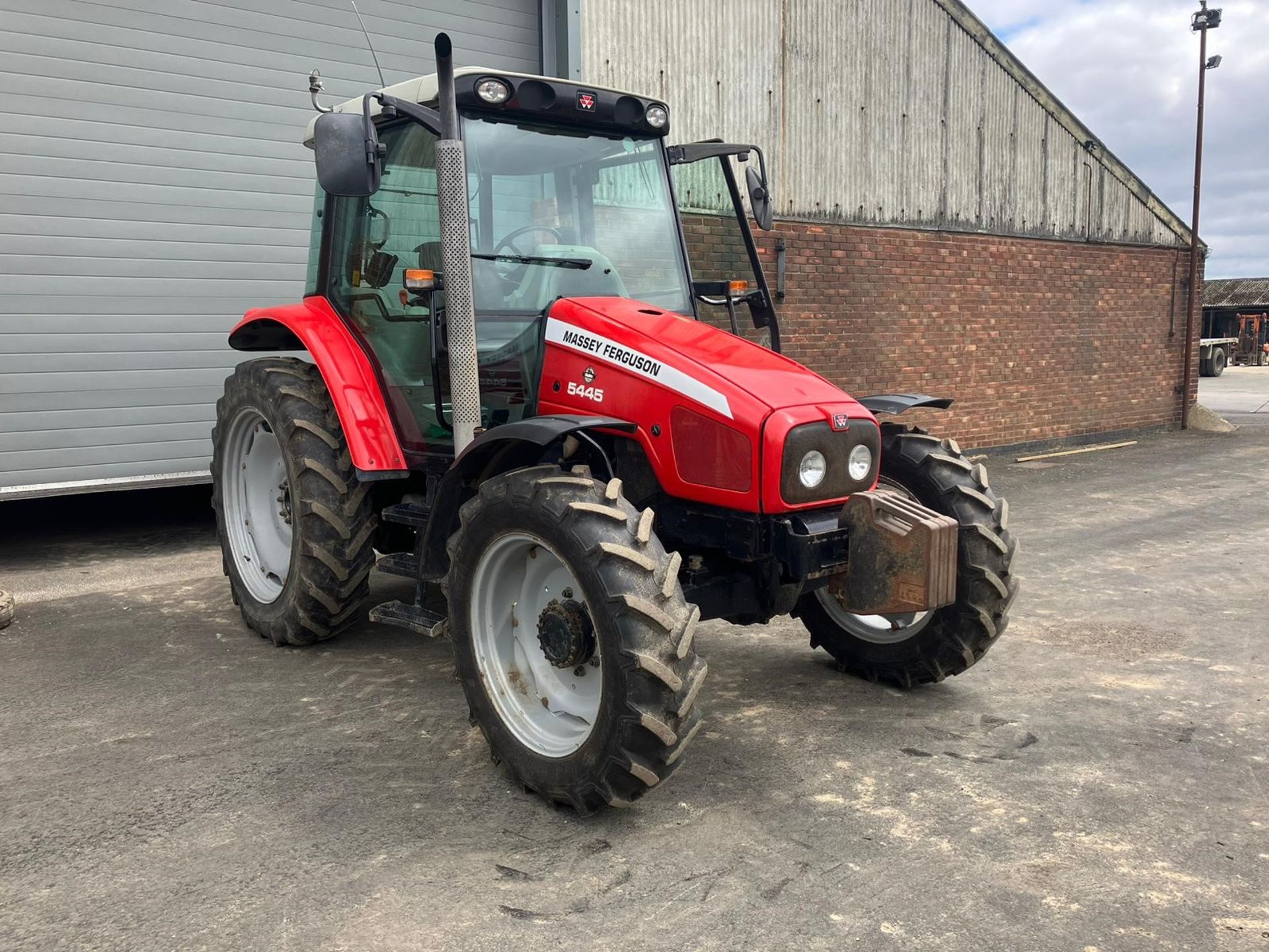 (06) Massey Ferguson 5445 4WD Drop nose tractor, left hand side forward and reverse, Front: 11. - Image 2 of 3