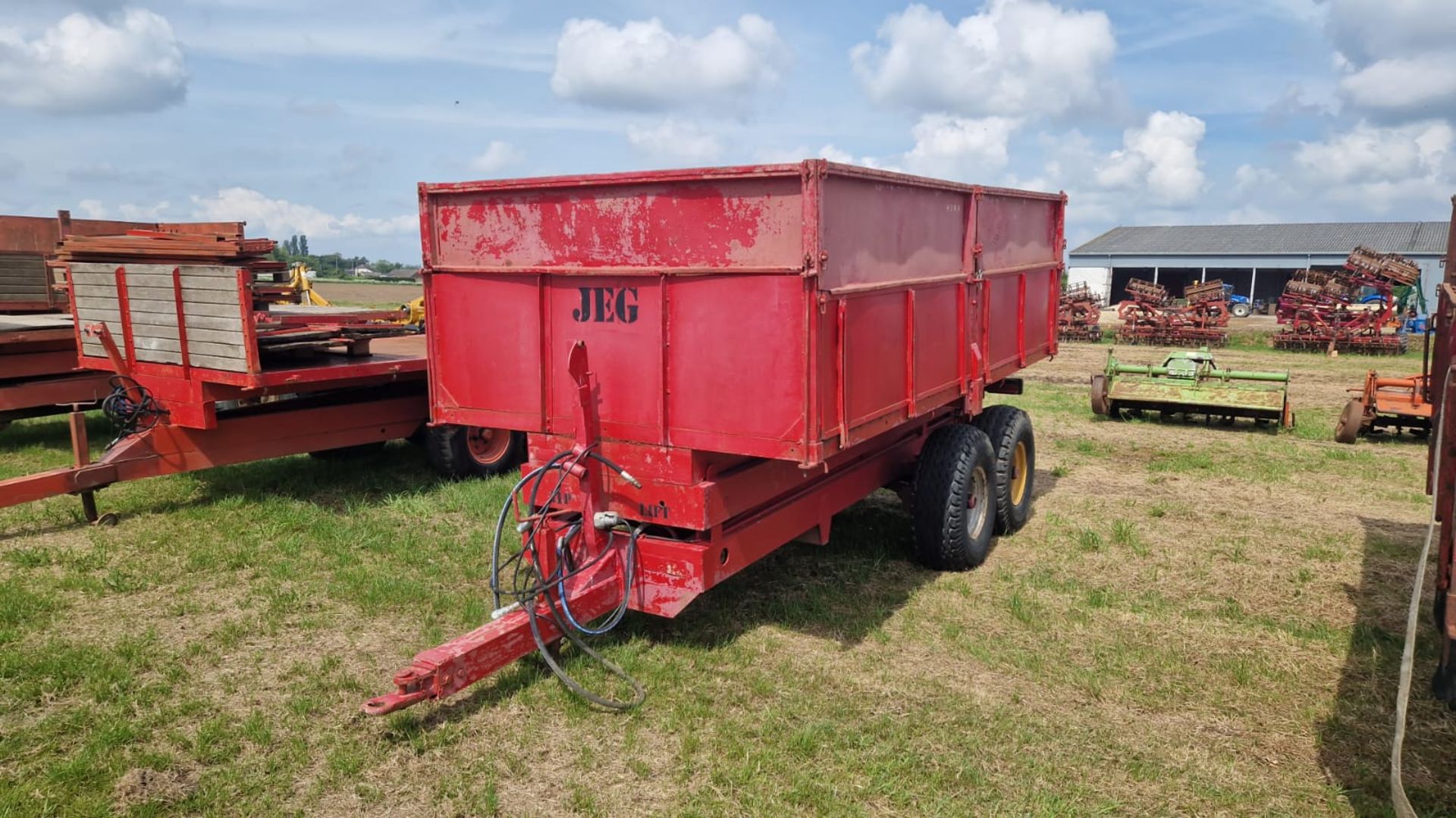 Pettit 6T dual axle tip cart, drop down sides (JEG)